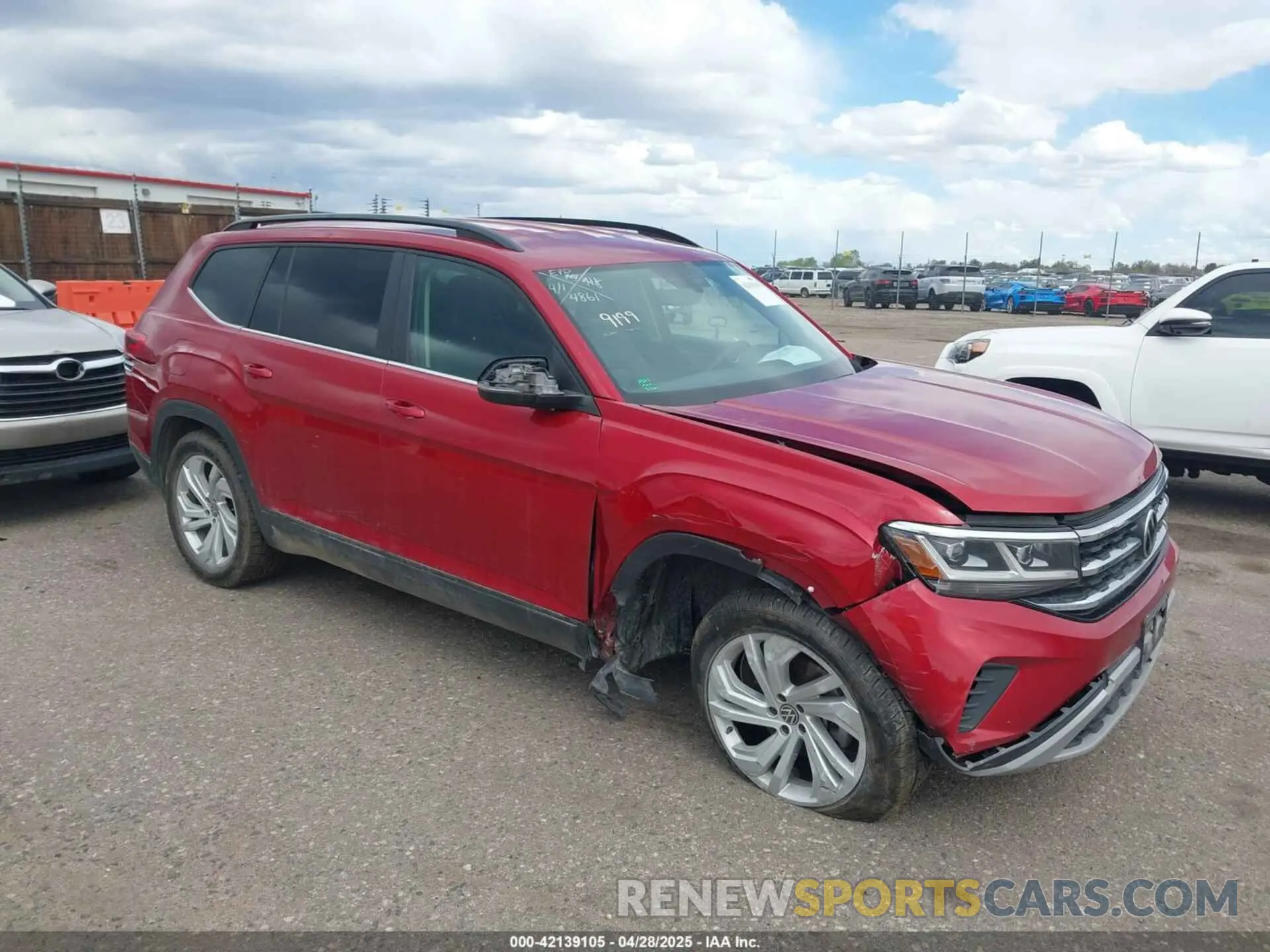 1 Photograph of a damaged car 1V2HR2CAXMC574861 VOLKSWAGEN ATLAS 2021