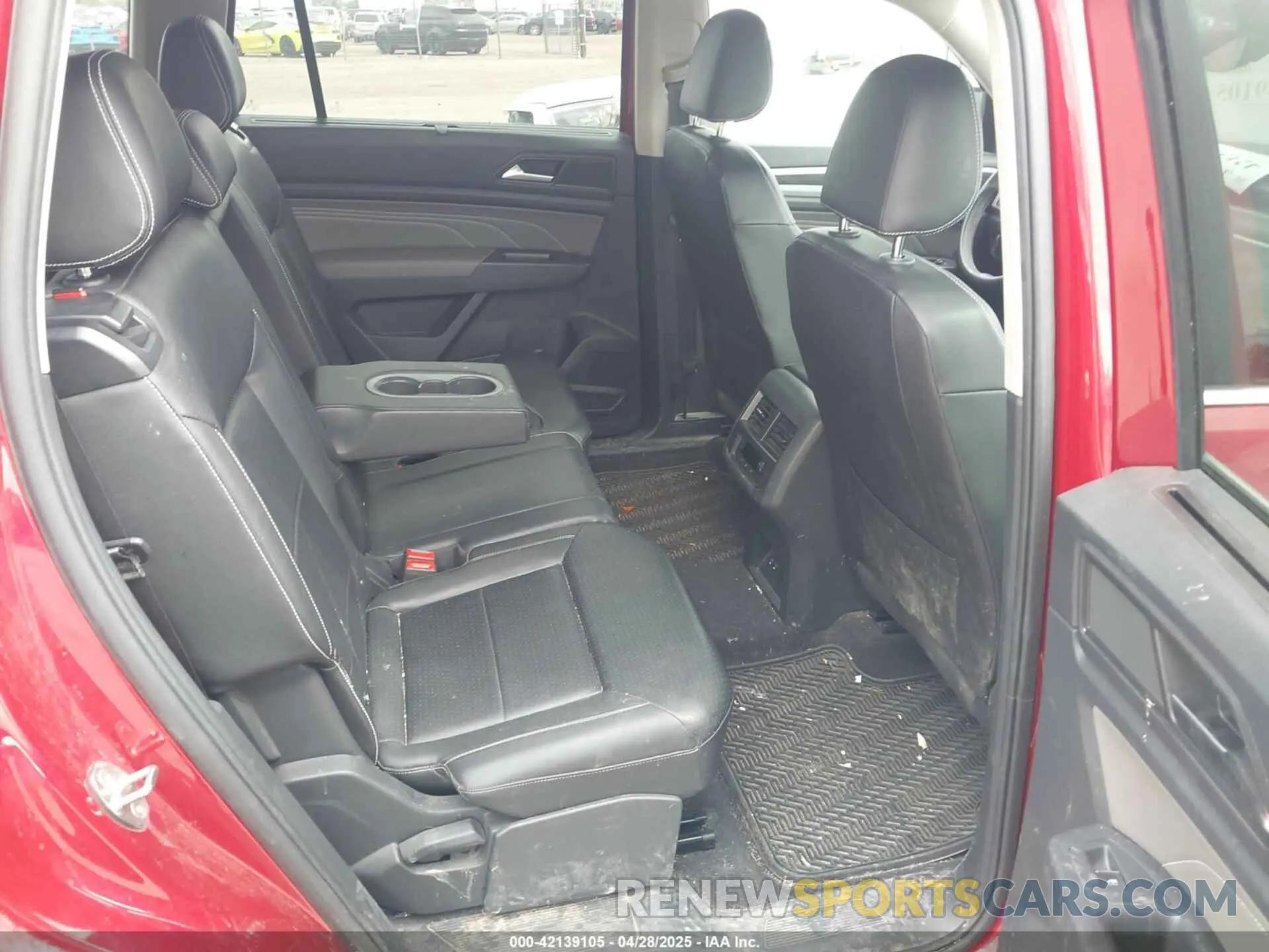 8 Photograph of a damaged car 1V2HR2CAXMC574861 VOLKSWAGEN ATLAS 2021
