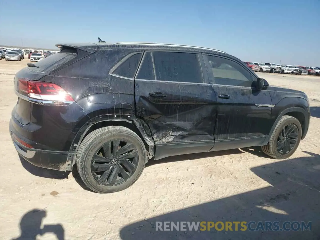 3 Photograph of a damaged car 1V2JC2CA2MC208850 VOLKSWAGEN ATLAS 2021