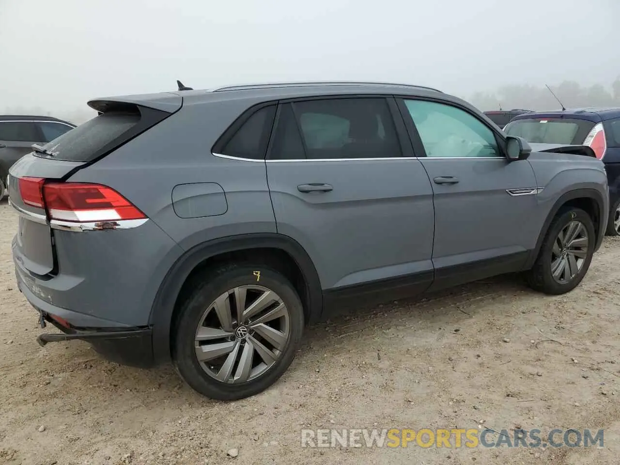 3 Photograph of a damaged car 1V2JE2CA3MC214375 VOLKSWAGEN ATLAS 2021