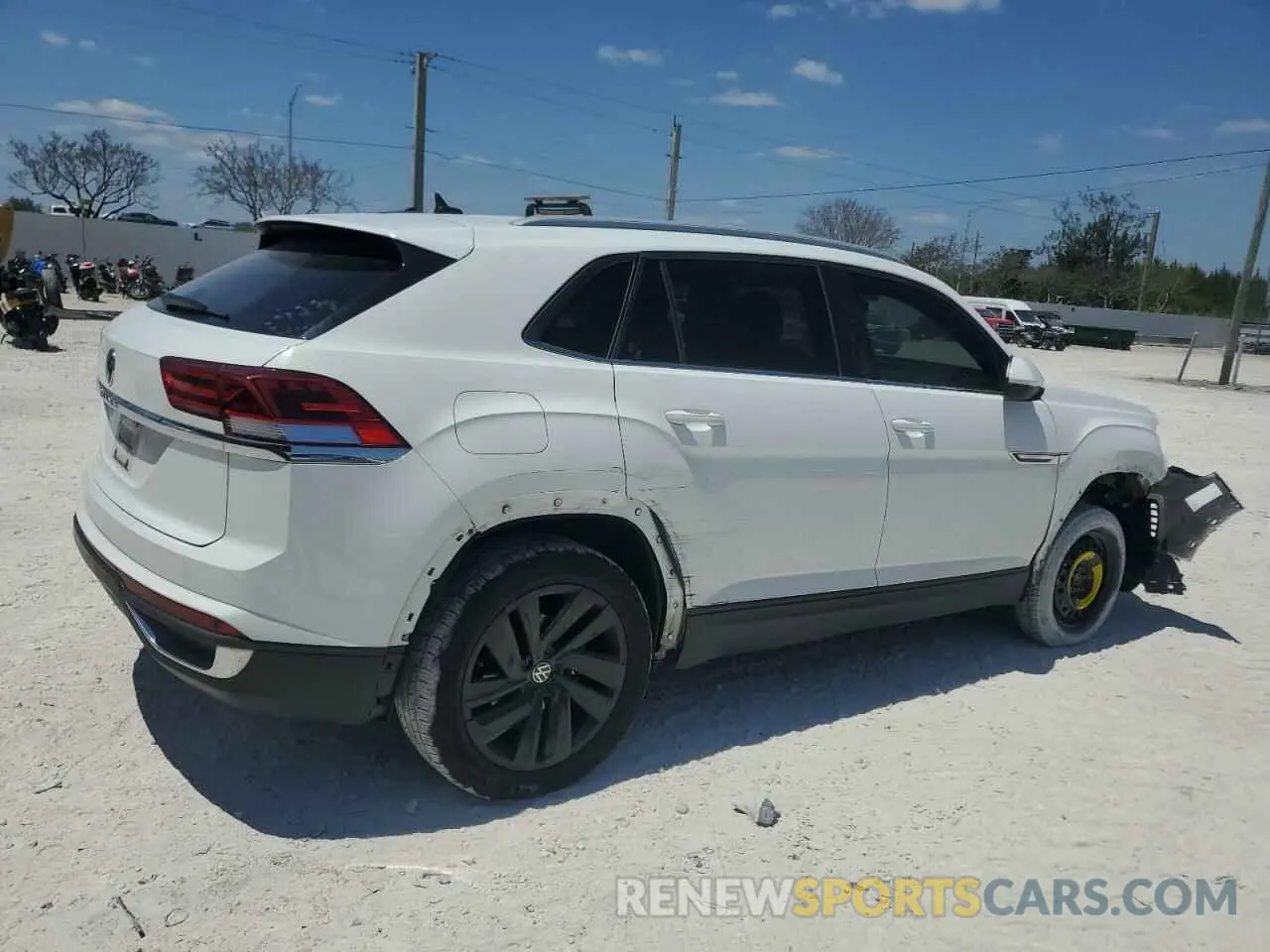3 Photograph of a damaged car 1V2JE2CA5MC240542 VOLKSWAGEN ATLAS 2021