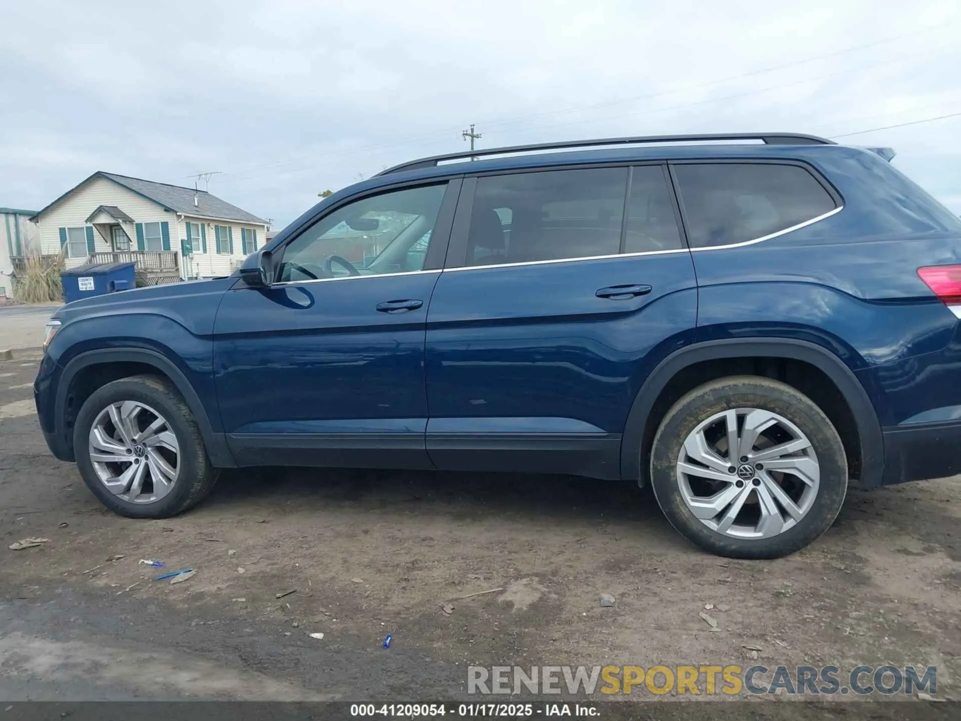 14 Photograph of a damaged car 1V2JP2CA1MC548186 VOLKSWAGEN ATLAS 2021