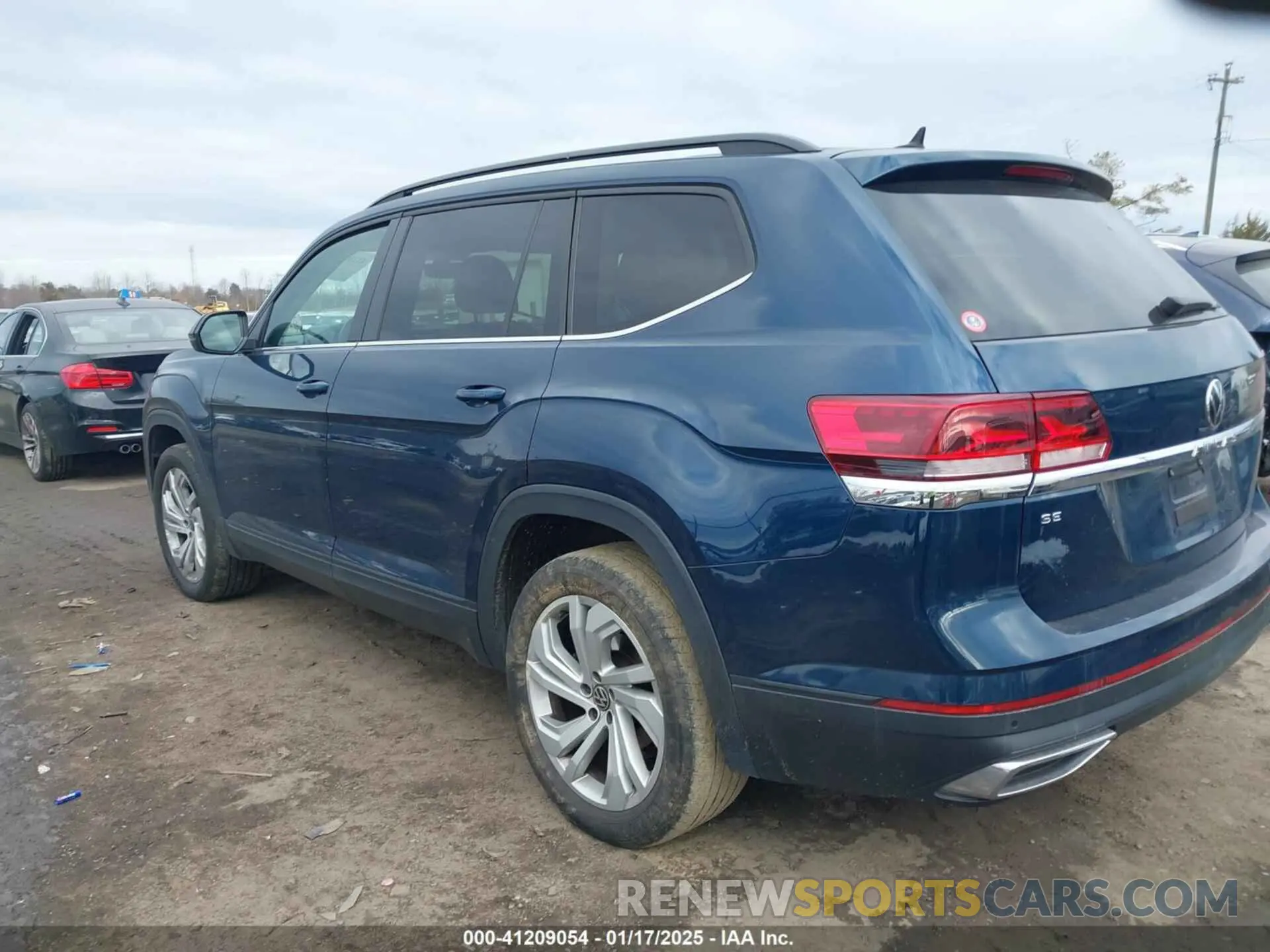 3 Photograph of a damaged car 1V2JP2CA1MC548186 VOLKSWAGEN ATLAS 2021