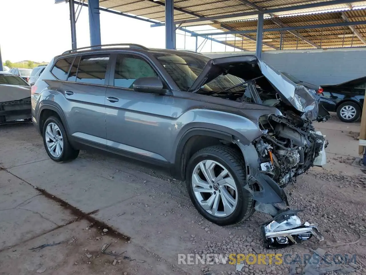 4 Photograph of a damaged car 1V2JP2CA3MC522186 VOLKSWAGEN ATLAS 2021