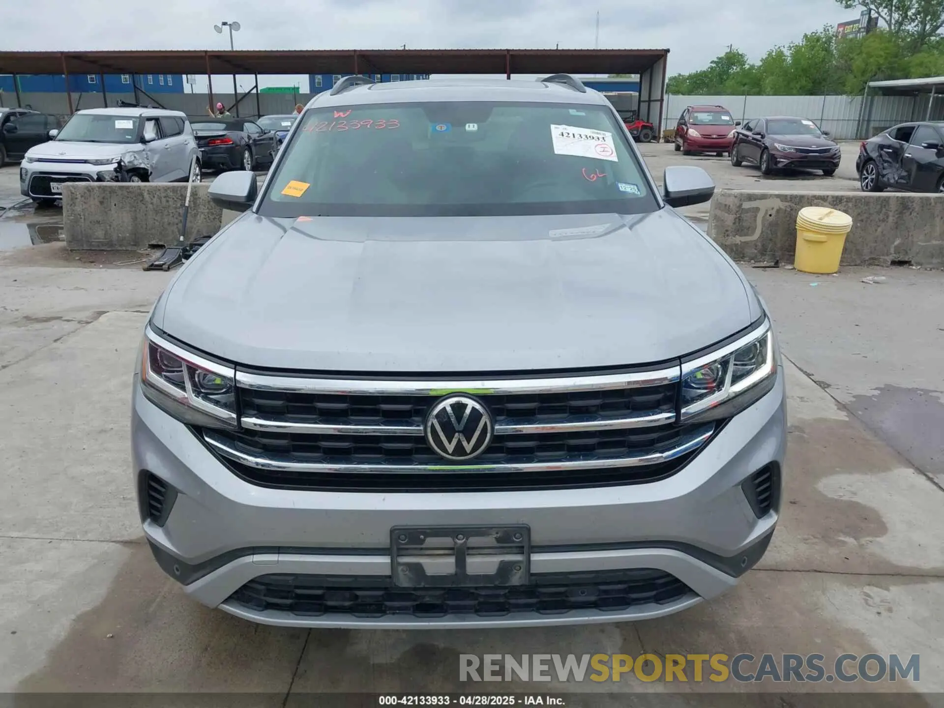 12 Photograph of a damaged car 1V2JR2CA2MC539992 VOLKSWAGEN ATLAS 2021