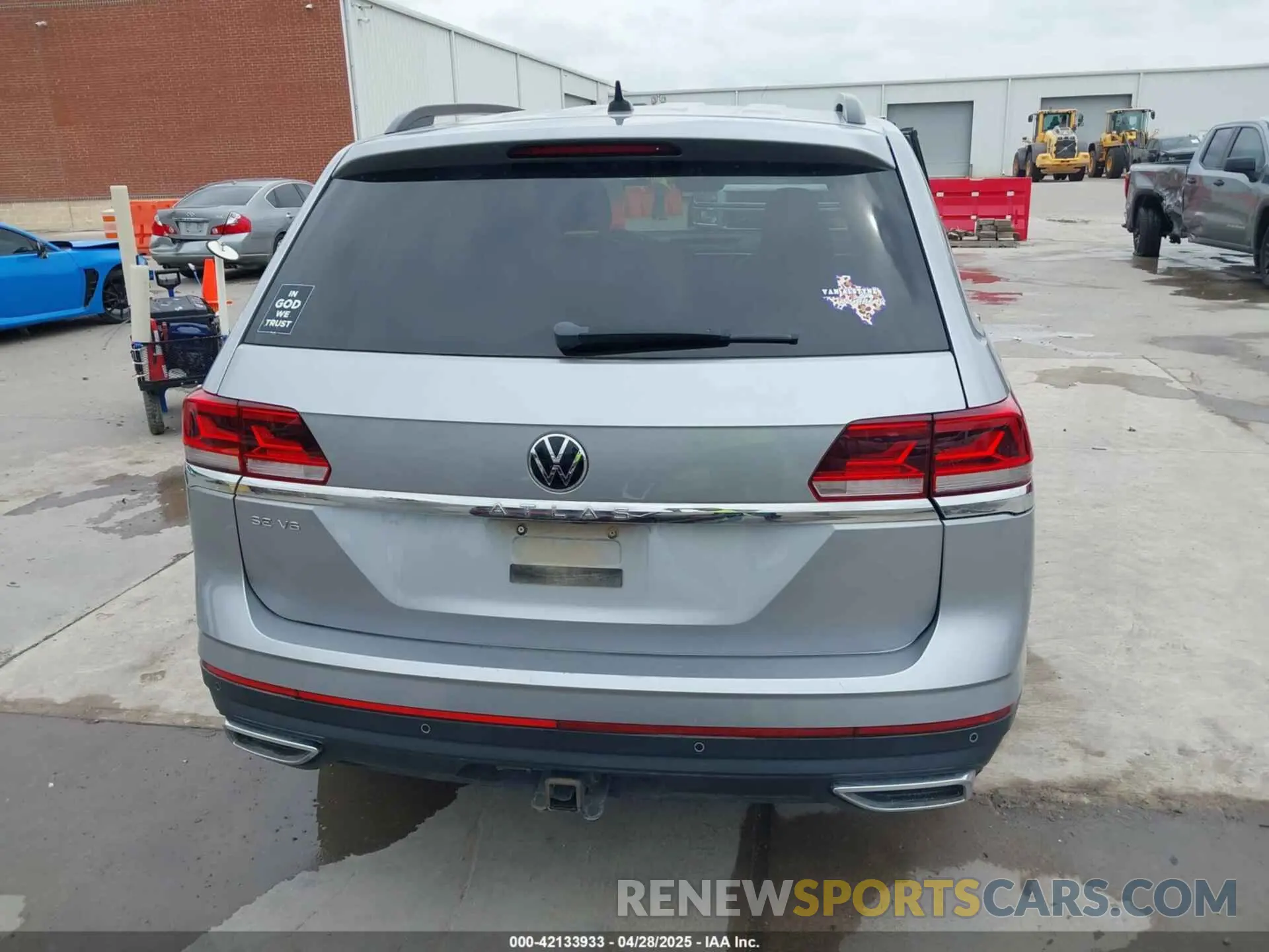 16 Photograph of a damaged car 1V2JR2CA2MC539992 VOLKSWAGEN ATLAS 2021