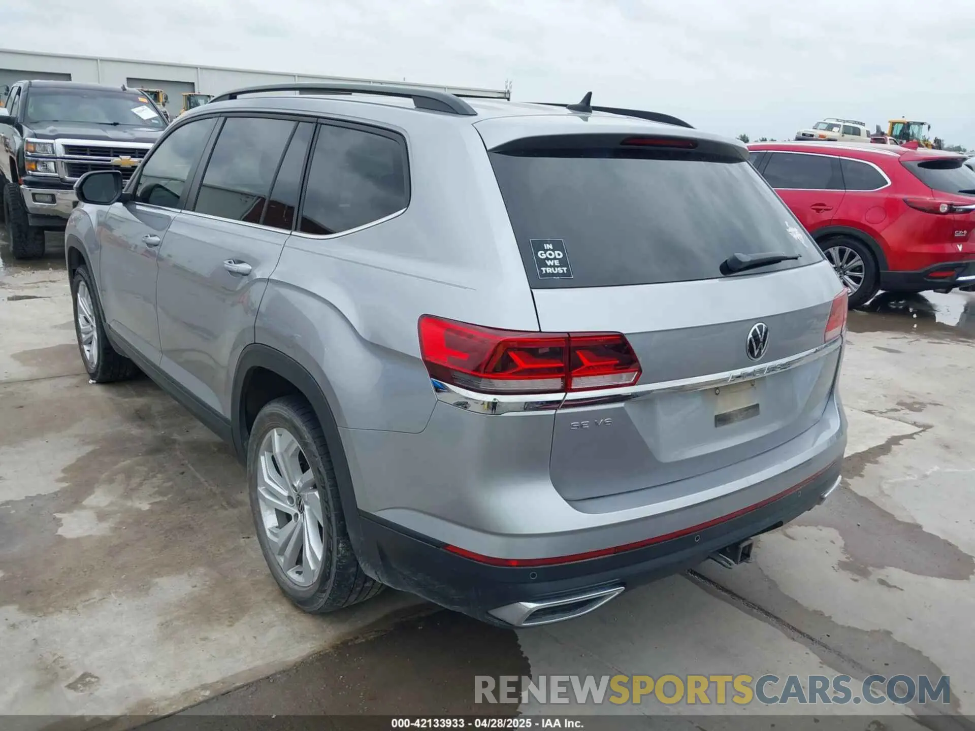 3 Photograph of a damaged car 1V2JR2CA2MC539992 VOLKSWAGEN ATLAS 2021
