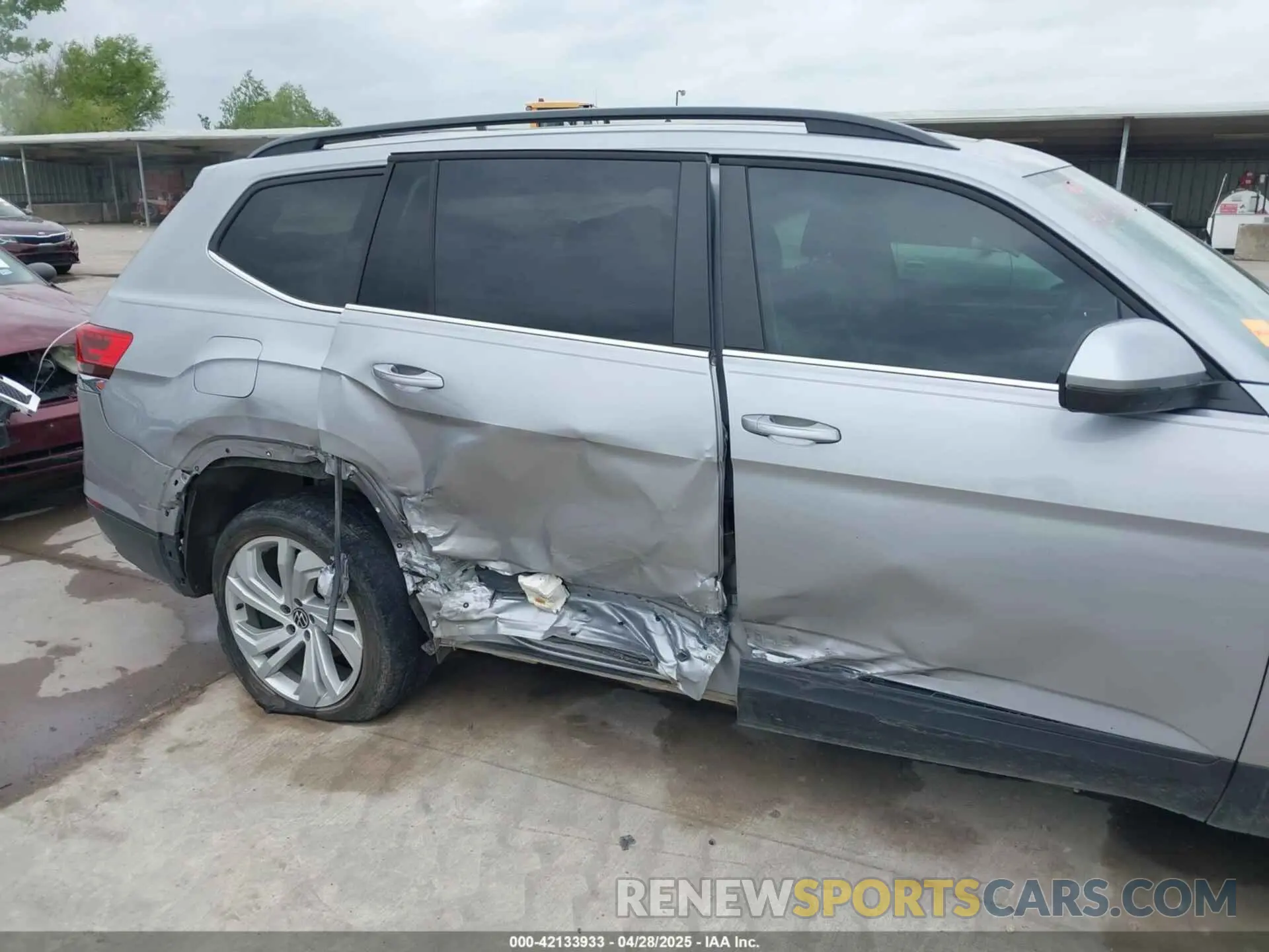 6 Photograph of a damaged car 1V2JR2CA2MC539992 VOLKSWAGEN ATLAS 2021