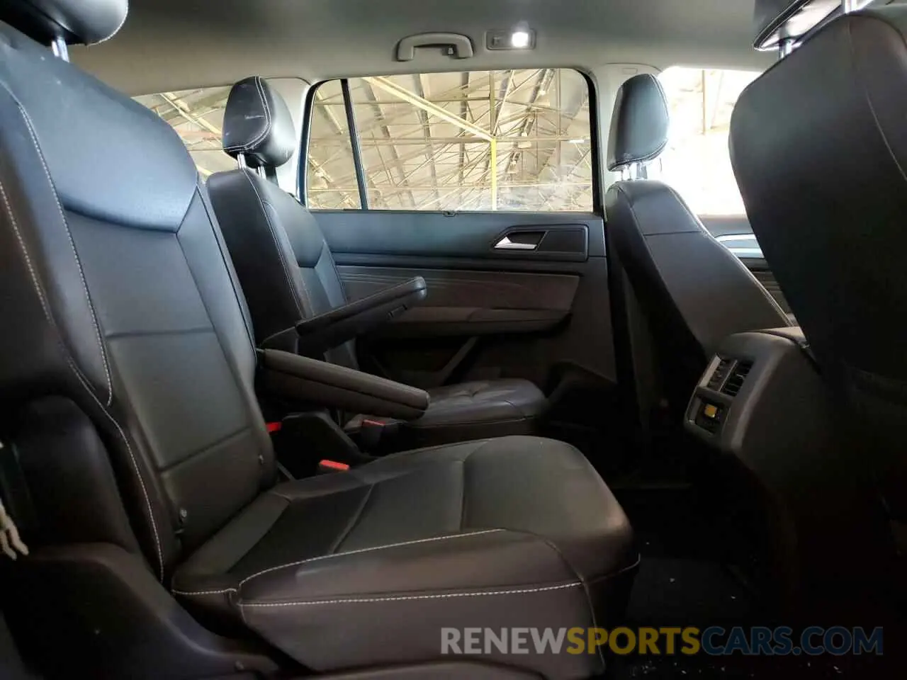 11 Photograph of a damaged car 1V2JR2CA4MC598266 VOLKSWAGEN ATLAS 2021
