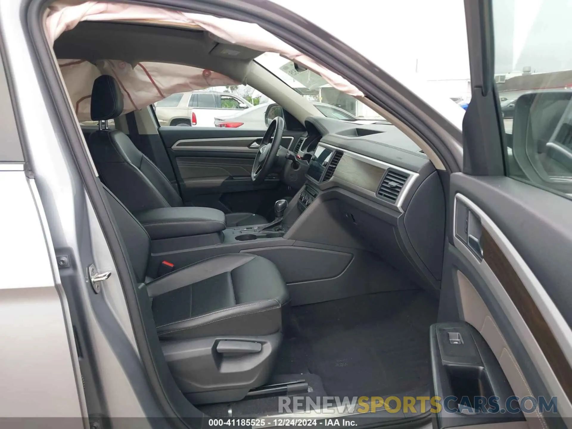 5 Photograph of a damaged car 1V2JR2CA7MC556268 VOLKSWAGEN ATLAS 2021
