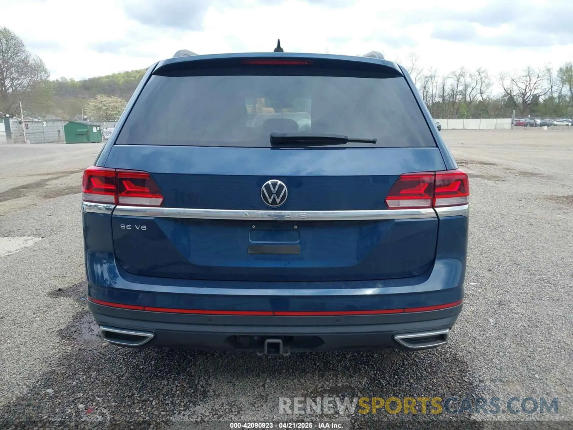 17 Photograph of a damaged car 1V2JR2CA9MC547054 VOLKSWAGEN ATLAS 2021