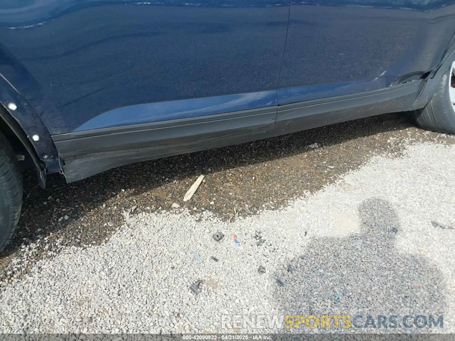19 Photograph of a damaged car 1V2JR2CA9MC547054 VOLKSWAGEN ATLAS 2021