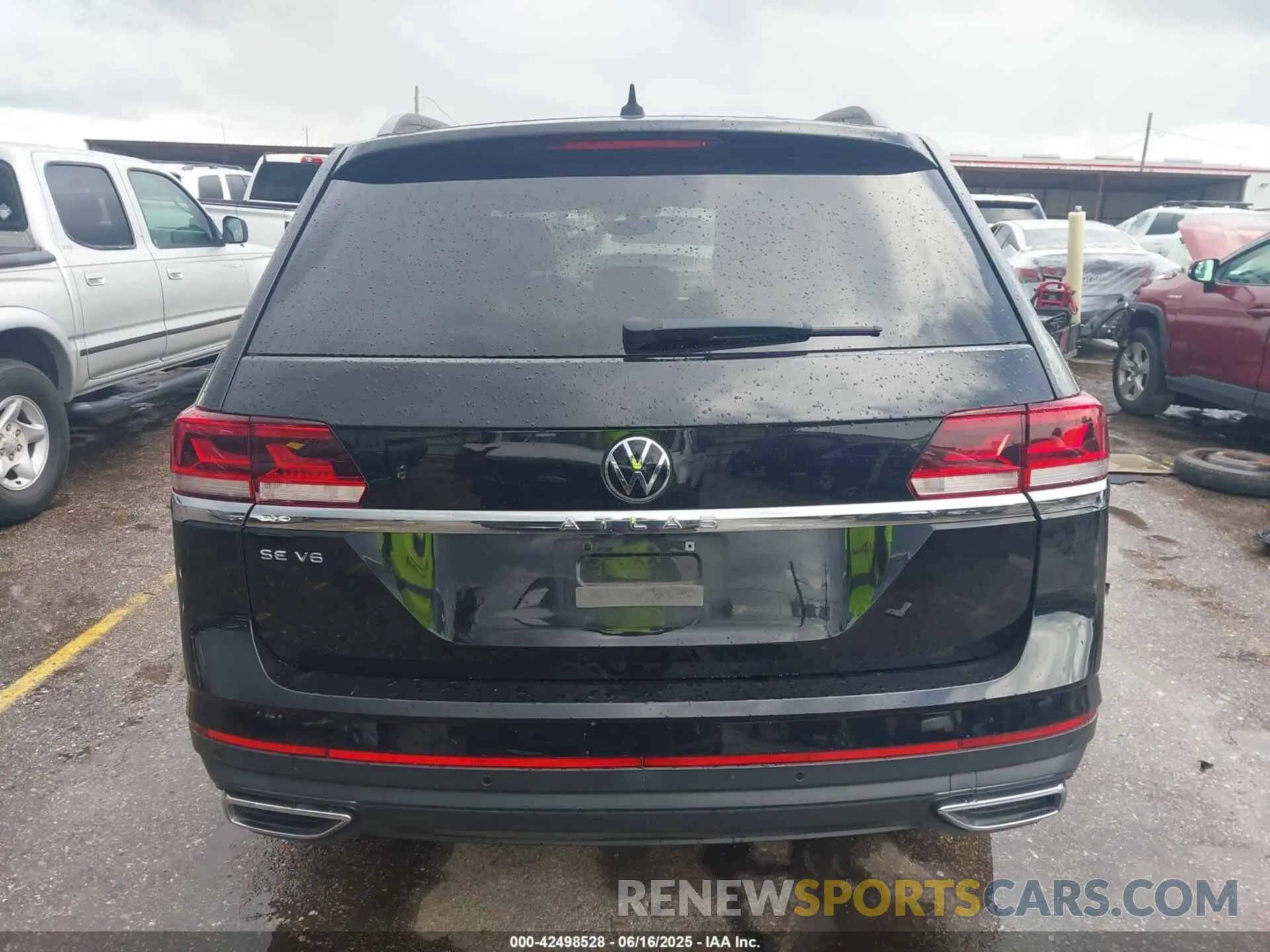 16 Photograph of a damaged car 1V2JR2CA9MC595833 VOLKSWAGEN ATLAS 2021