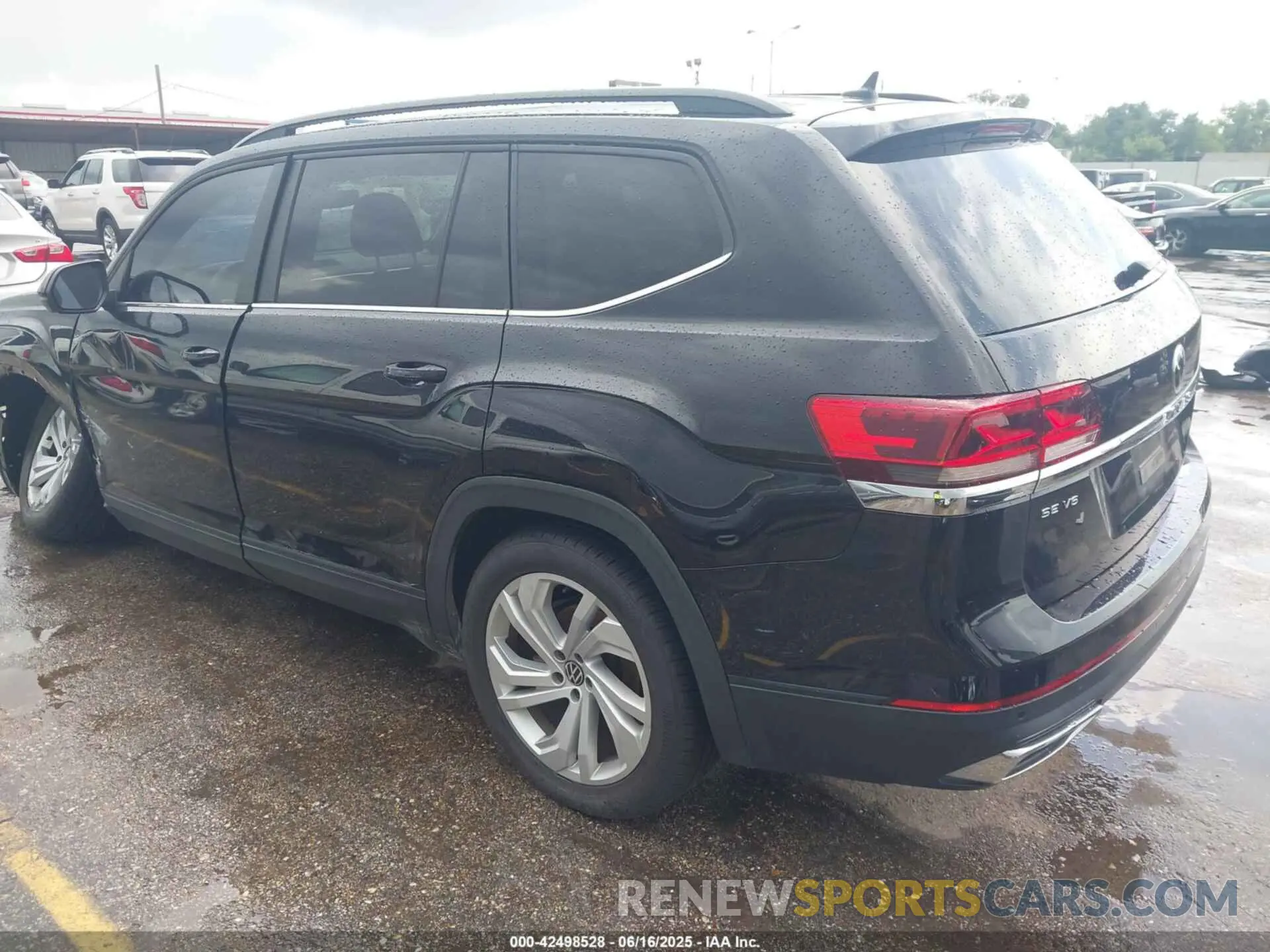 3 Photograph of a damaged car 1V2JR2CA9MC595833 VOLKSWAGEN ATLAS 2021