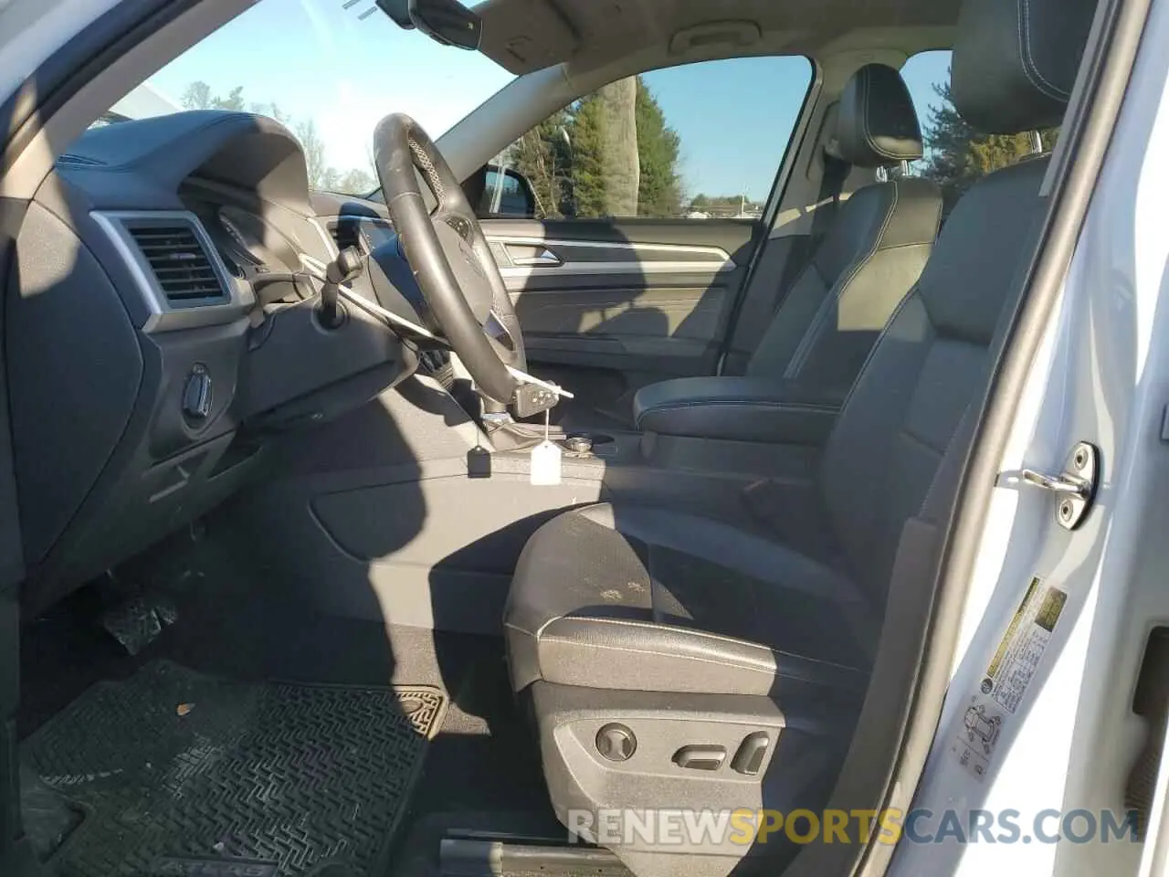 7 Photograph of a damaged car 1V2KP2CA2MC546094 VOLKSWAGEN ATLAS 2021