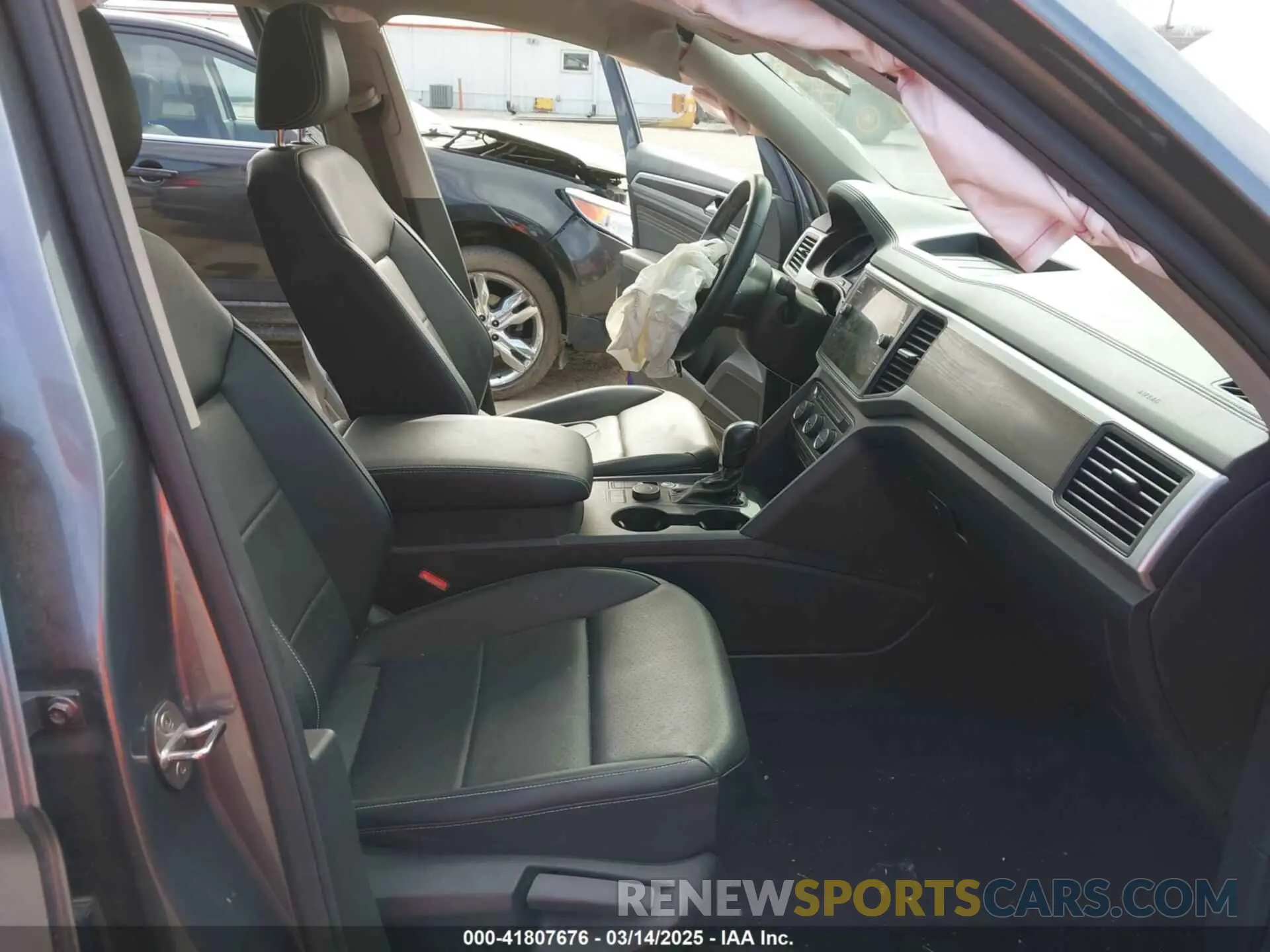 5 Photograph of a damaged car 1V2KR2CA0MC570498 VOLKSWAGEN ATLAS 2021