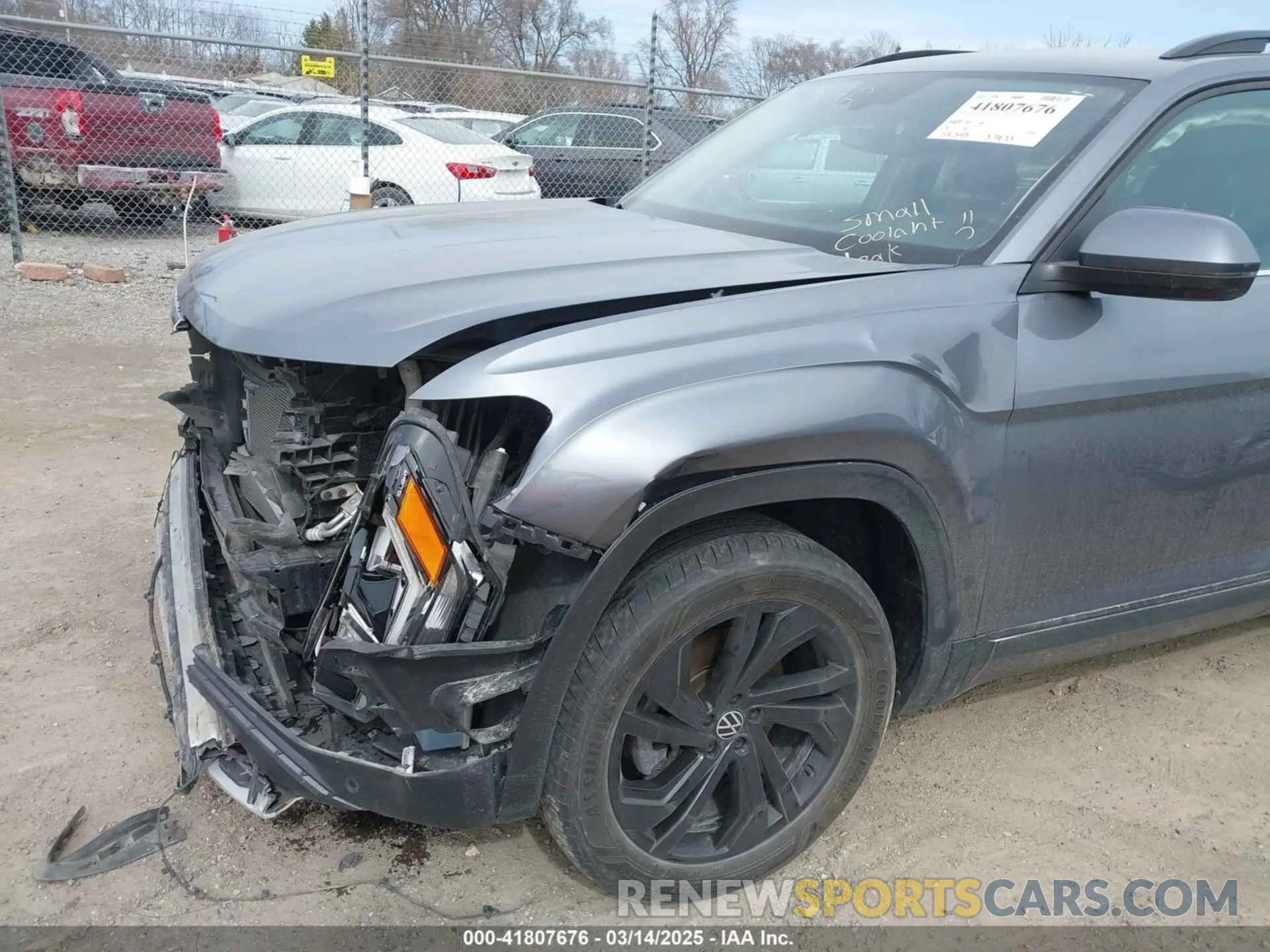 6 Photograph of a damaged car 1V2KR2CA0MC570498 VOLKSWAGEN ATLAS 2021