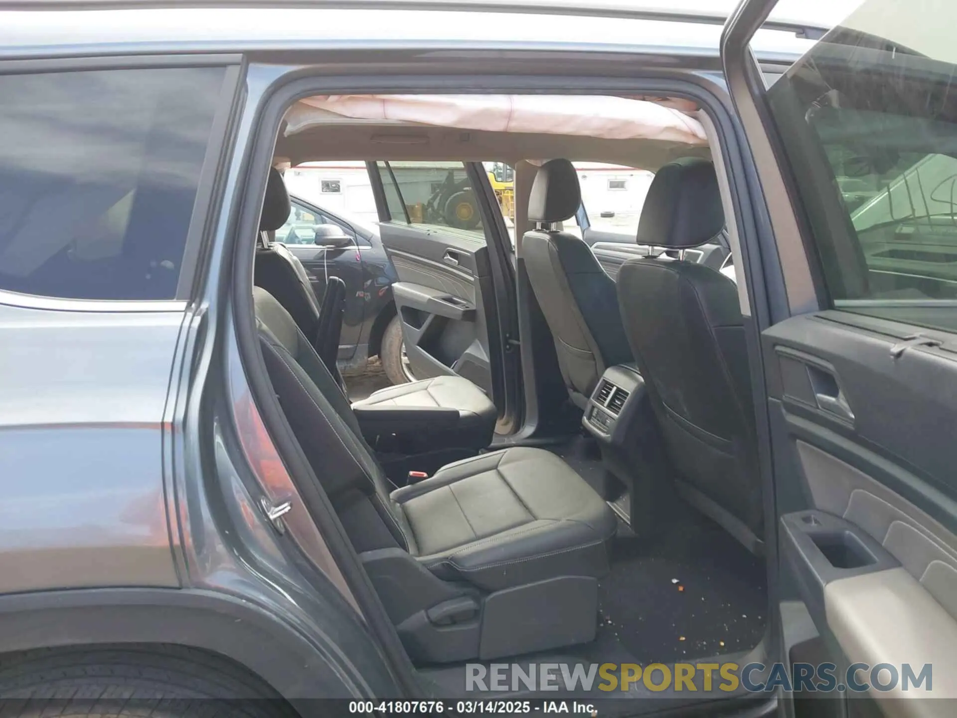8 Photograph of a damaged car 1V2KR2CA0MC570498 VOLKSWAGEN ATLAS 2021