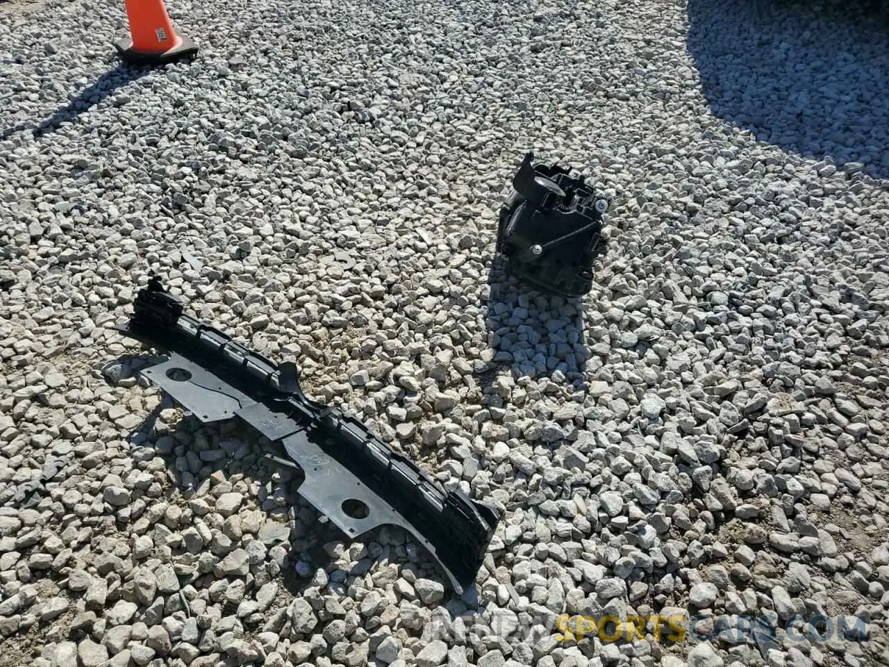 13 Photograph of a damaged car 1V2KR2CA2MC605431 VOLKSWAGEN ATLAS 2021