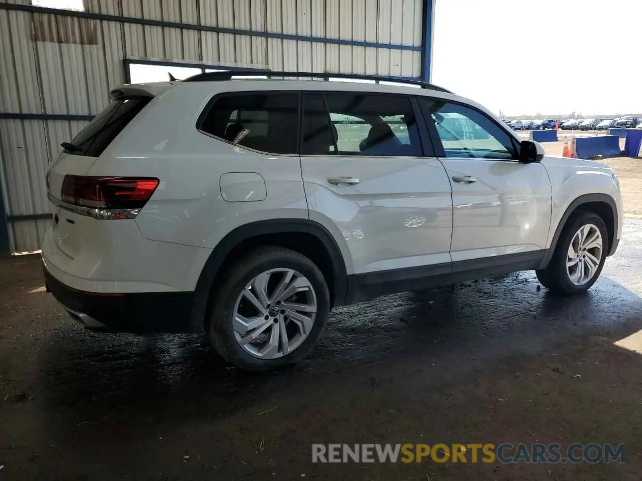 3 Photograph of a damaged car 1V2KR2CA4MC501796 VOLKSWAGEN ATLAS 2021