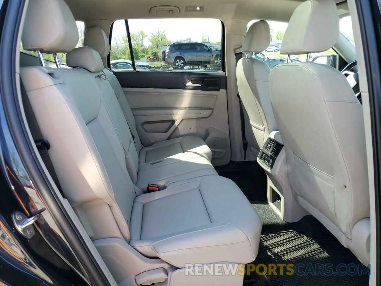 11 Photograph of a damaged car 1V2KR2CA5MC502892 VOLKSWAGEN ATLAS 2021