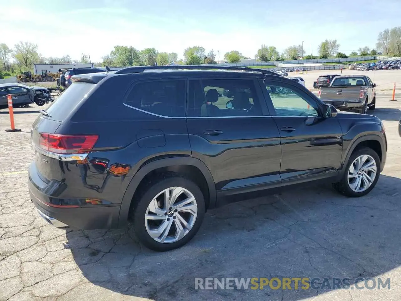 3 Photograph of a damaged car 1V2KR2CA5MC502892 VOLKSWAGEN ATLAS 2021