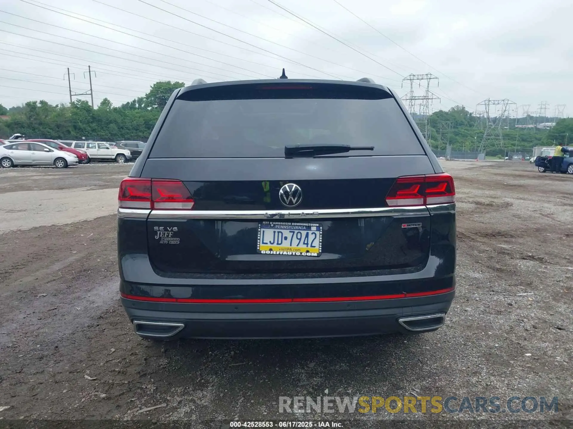 16 Photograph of a damaged car 1V2KR2CA5MC604564 VOLKSWAGEN ATLAS 2021
