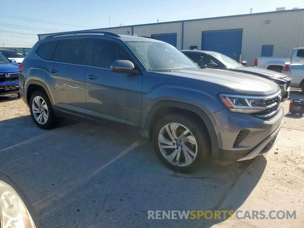 4 Photograph of a damaged car 1V2KR2CA7MC535814 VOLKSWAGEN ATLAS 2021