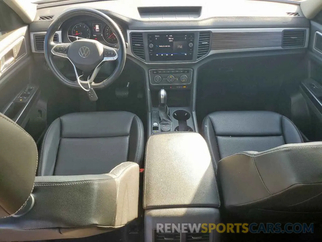 8 Photograph of a damaged car 1V2KR2CA7MC535814 VOLKSWAGEN ATLAS 2021
