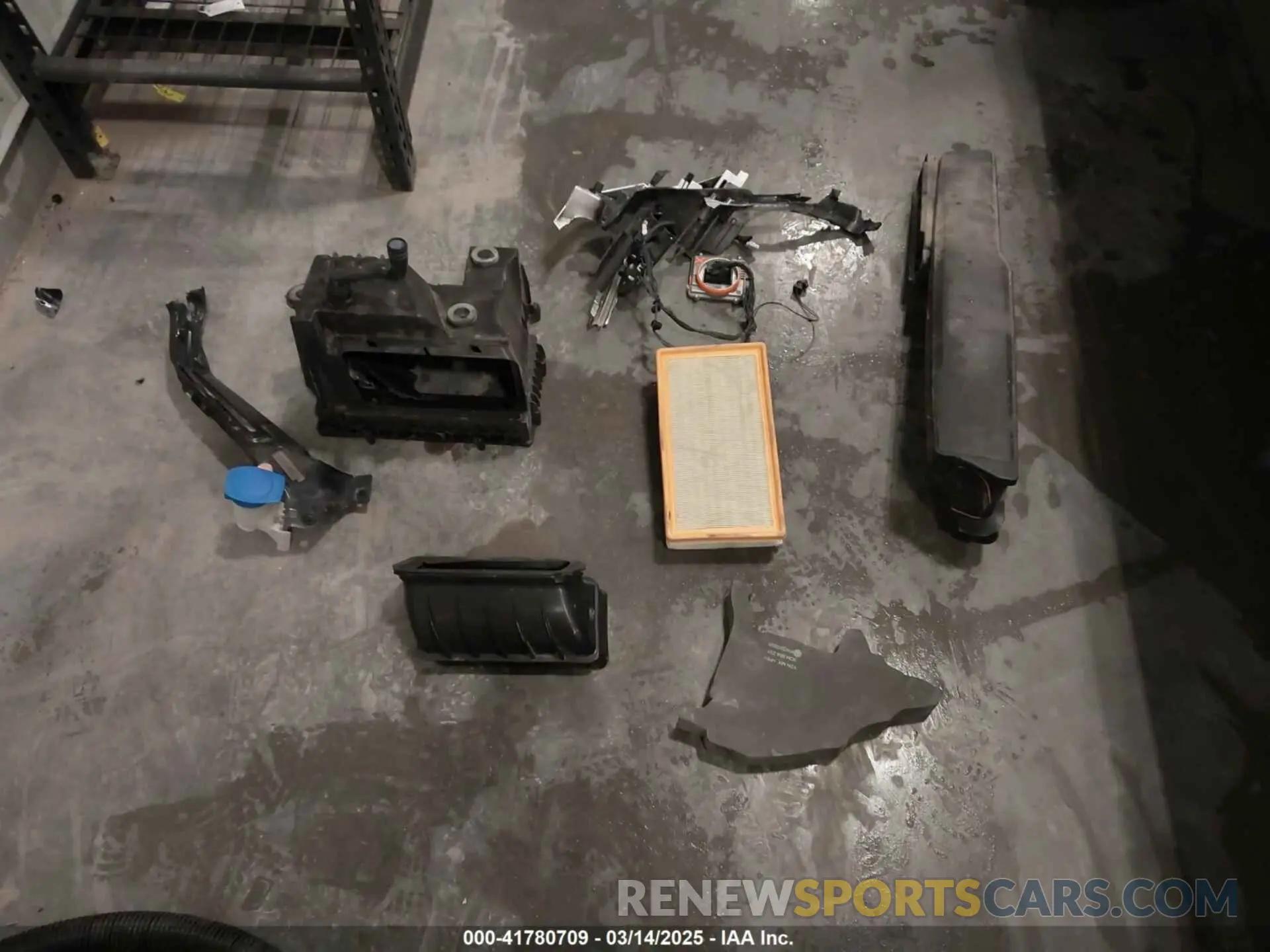 12 Photograph of a damaged car 1V2KR2CA8MC541816 VOLKSWAGEN ATLAS 2021