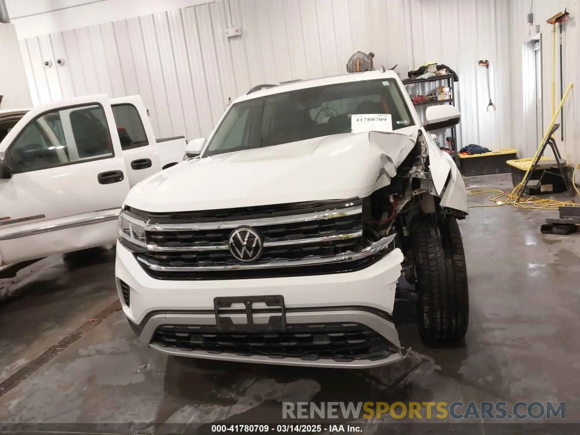 13 Photograph of a damaged car 1V2KR2CA8MC541816 VOLKSWAGEN ATLAS 2021
