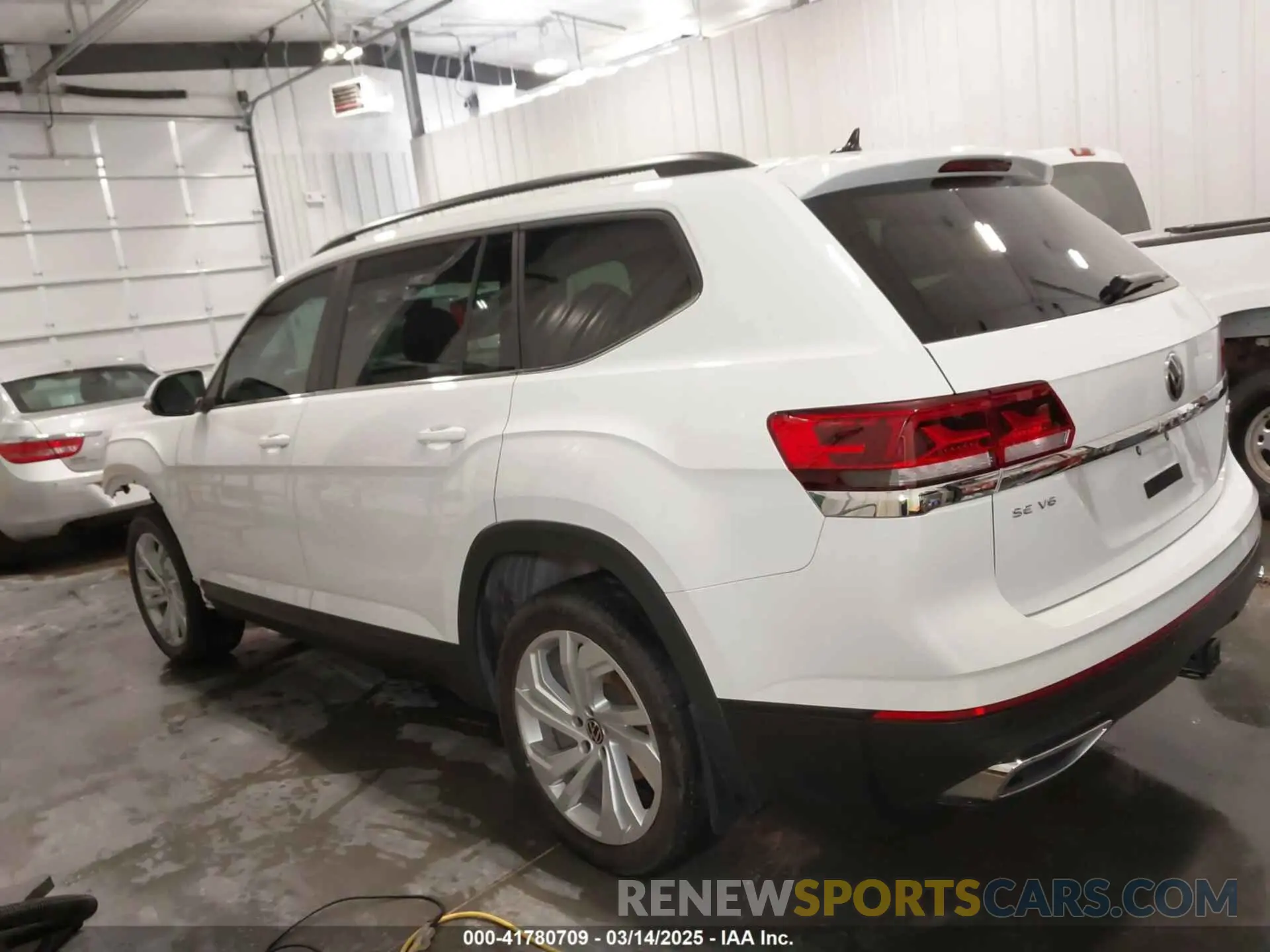 15 Photograph of a damaged car 1V2KR2CA8MC541816 VOLKSWAGEN ATLAS 2021