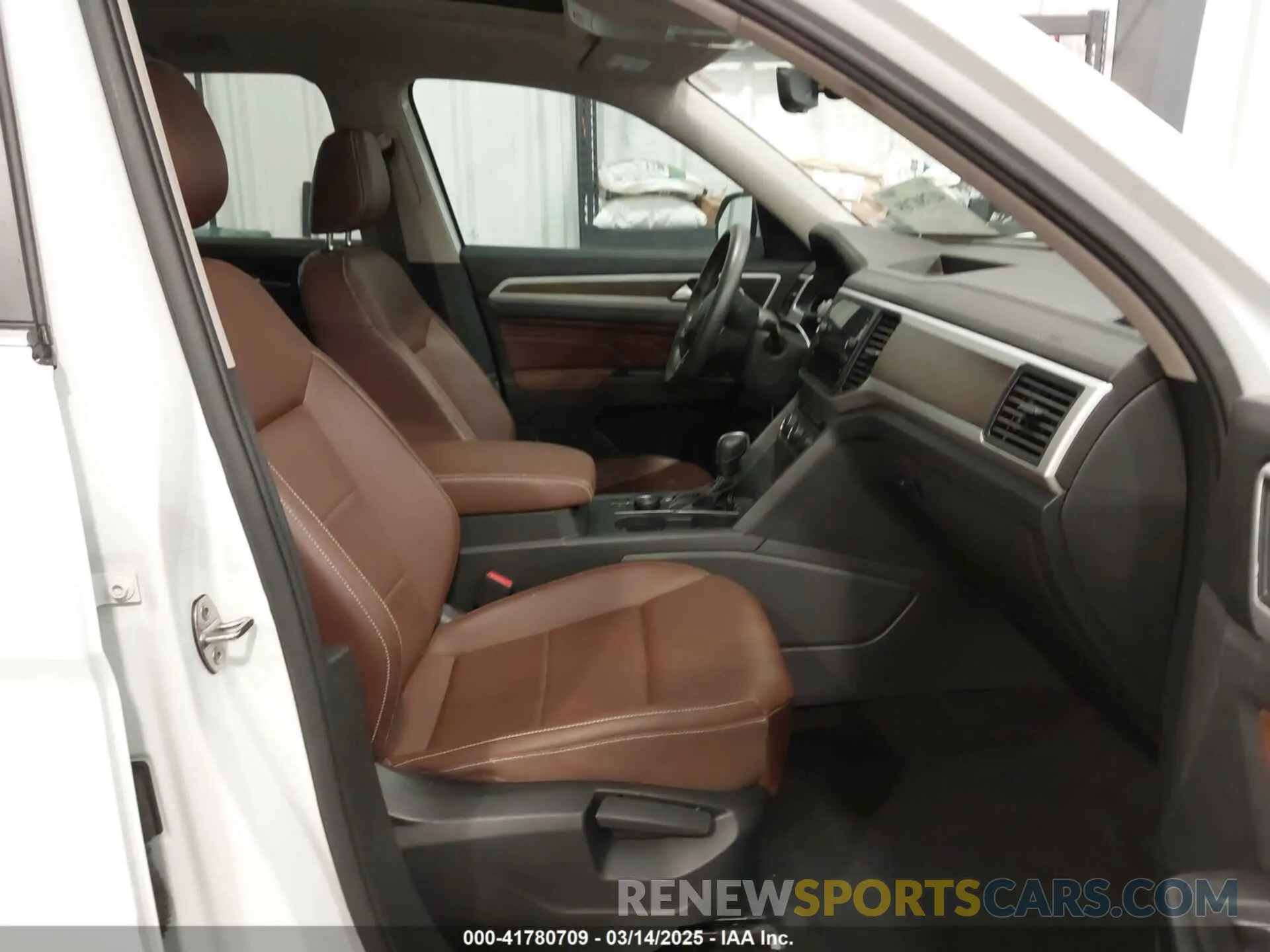 5 Photograph of a damaged car 1V2KR2CA8MC541816 VOLKSWAGEN ATLAS 2021