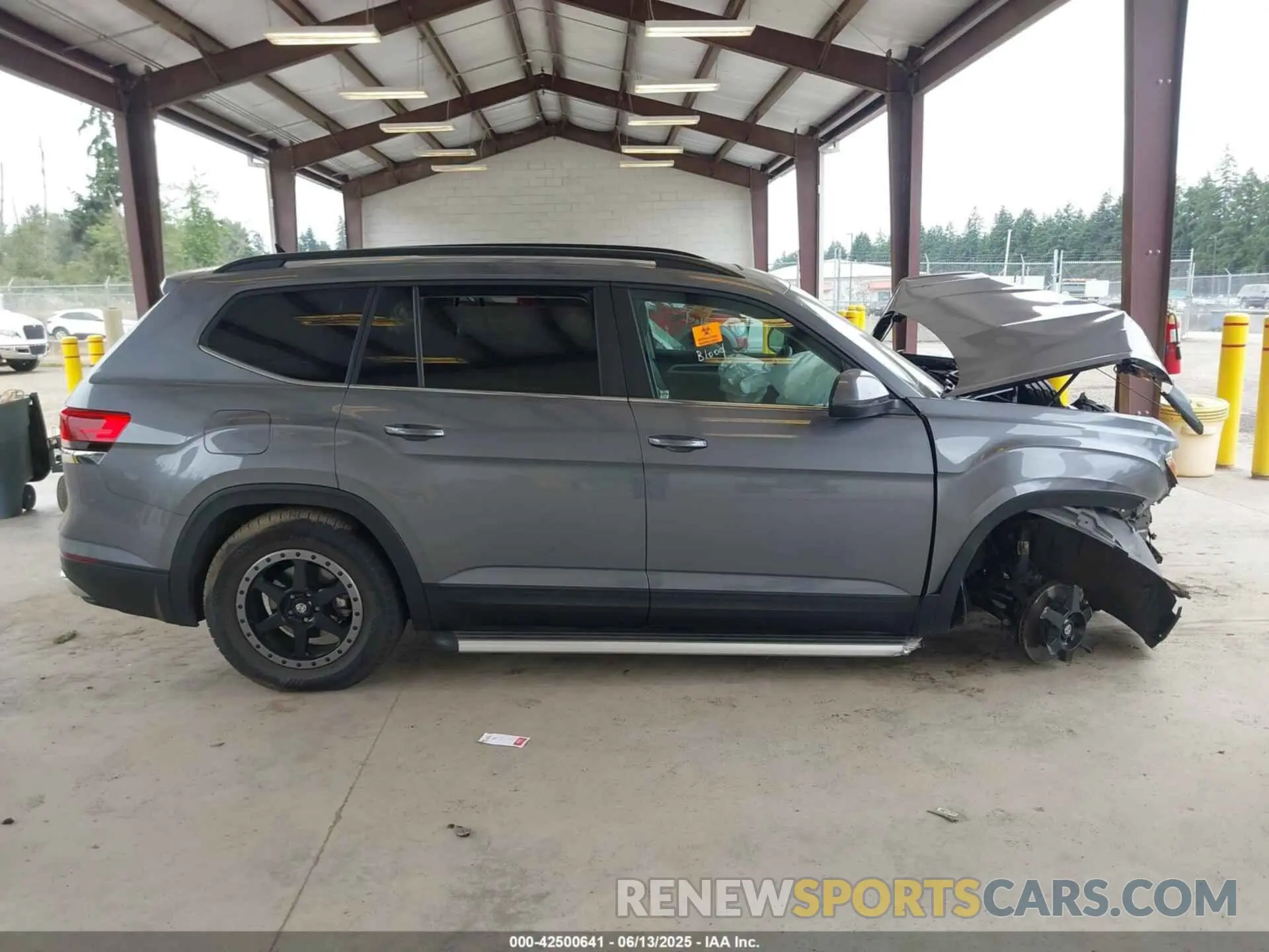 13 Photograph of a damaged car 1V2KR2CA9MC536446 VOLKSWAGEN ATLAS 2021