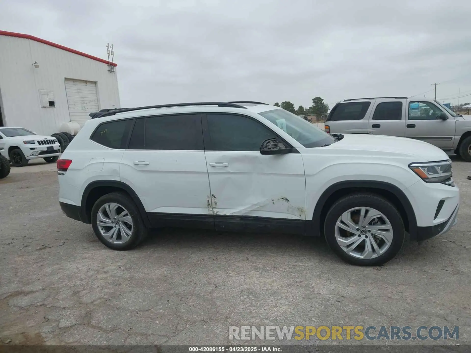 13 Photograph of a damaged car 1V2KR2CA9MC607239 VOLKSWAGEN ATLAS 2021