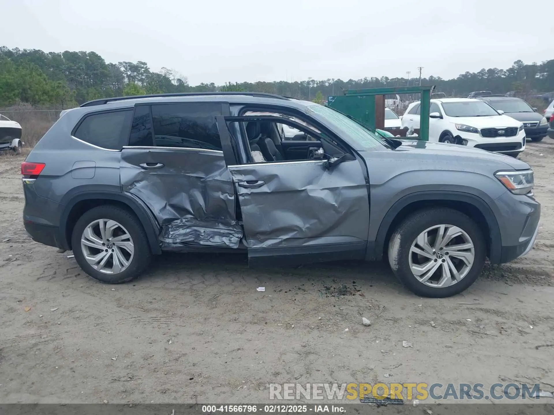 13 Photograph of a damaged car 1V2KR2CAXMC513192 VOLKSWAGEN ATLAS 2021