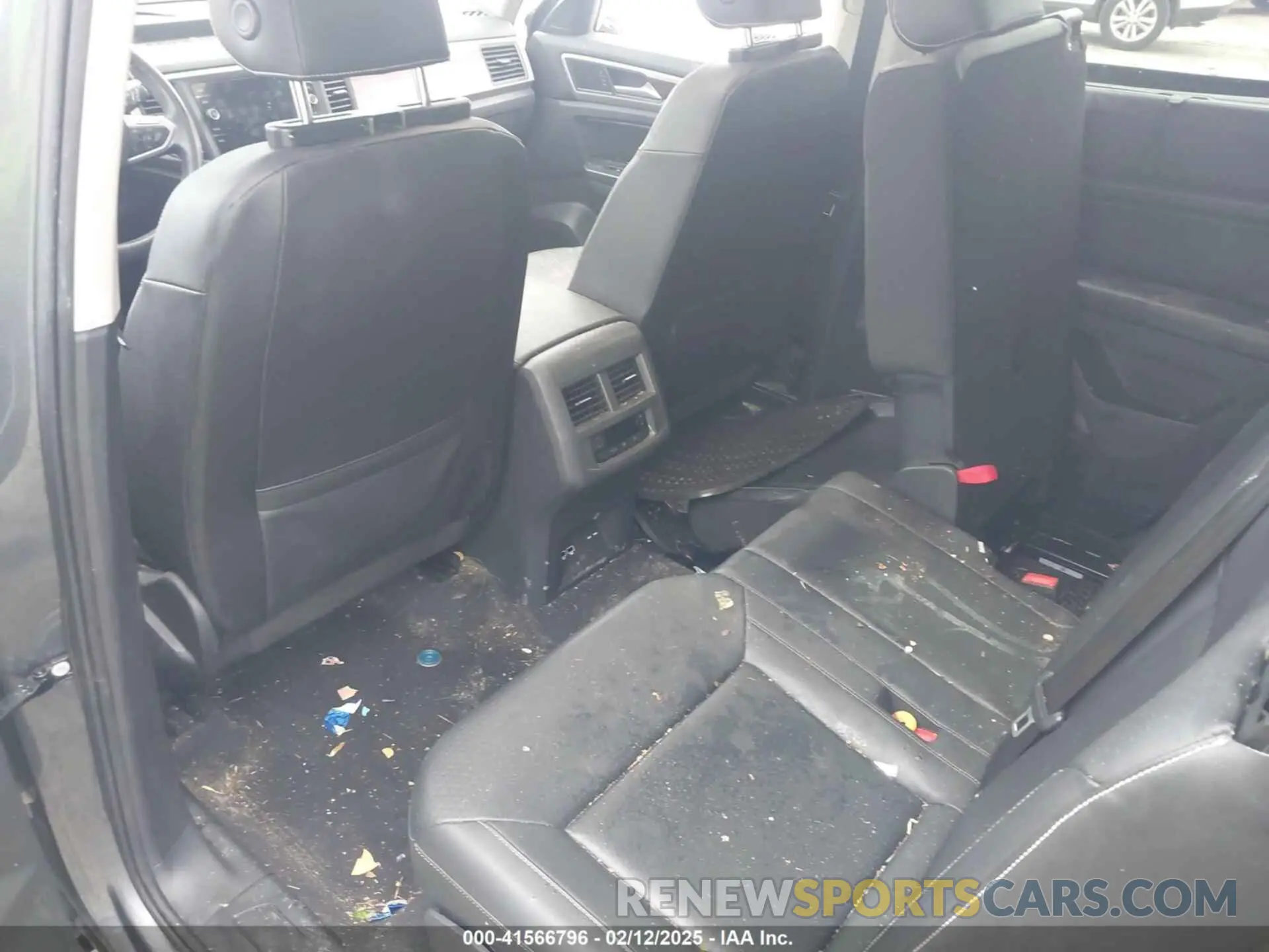 8 Photograph of a damaged car 1V2KR2CAXMC513192 VOLKSWAGEN ATLAS 2021
