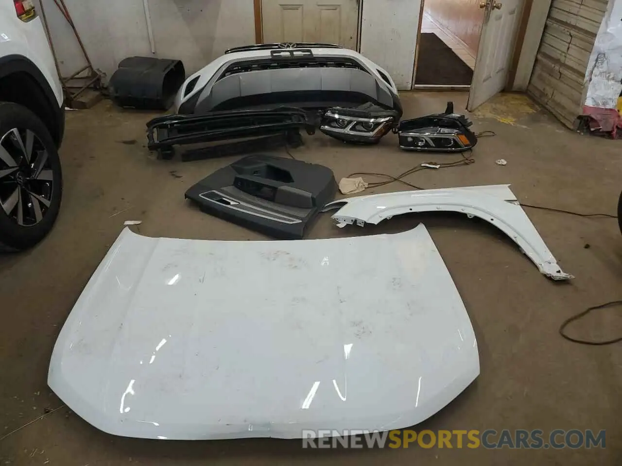 13 Photograph of a damaged car 1V2LC2CA0MC241659 VOLKSWAGEN ATLAS 2021