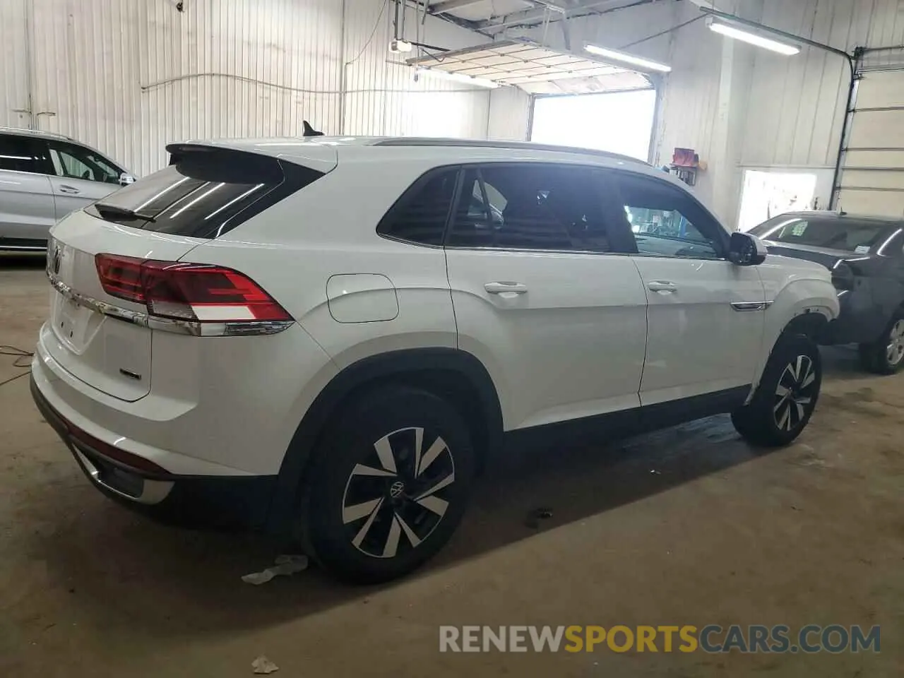 3 Photograph of a damaged car 1V2LC2CA0MC241659 VOLKSWAGEN ATLAS 2021