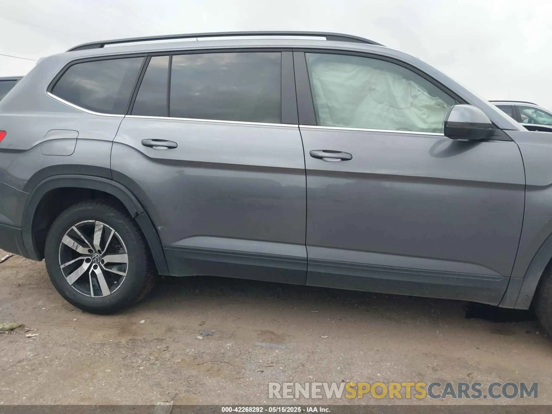 13 Photograph of a damaged car 1V2LP2CA3MC589136 VOLKSWAGEN ATLAS 2021