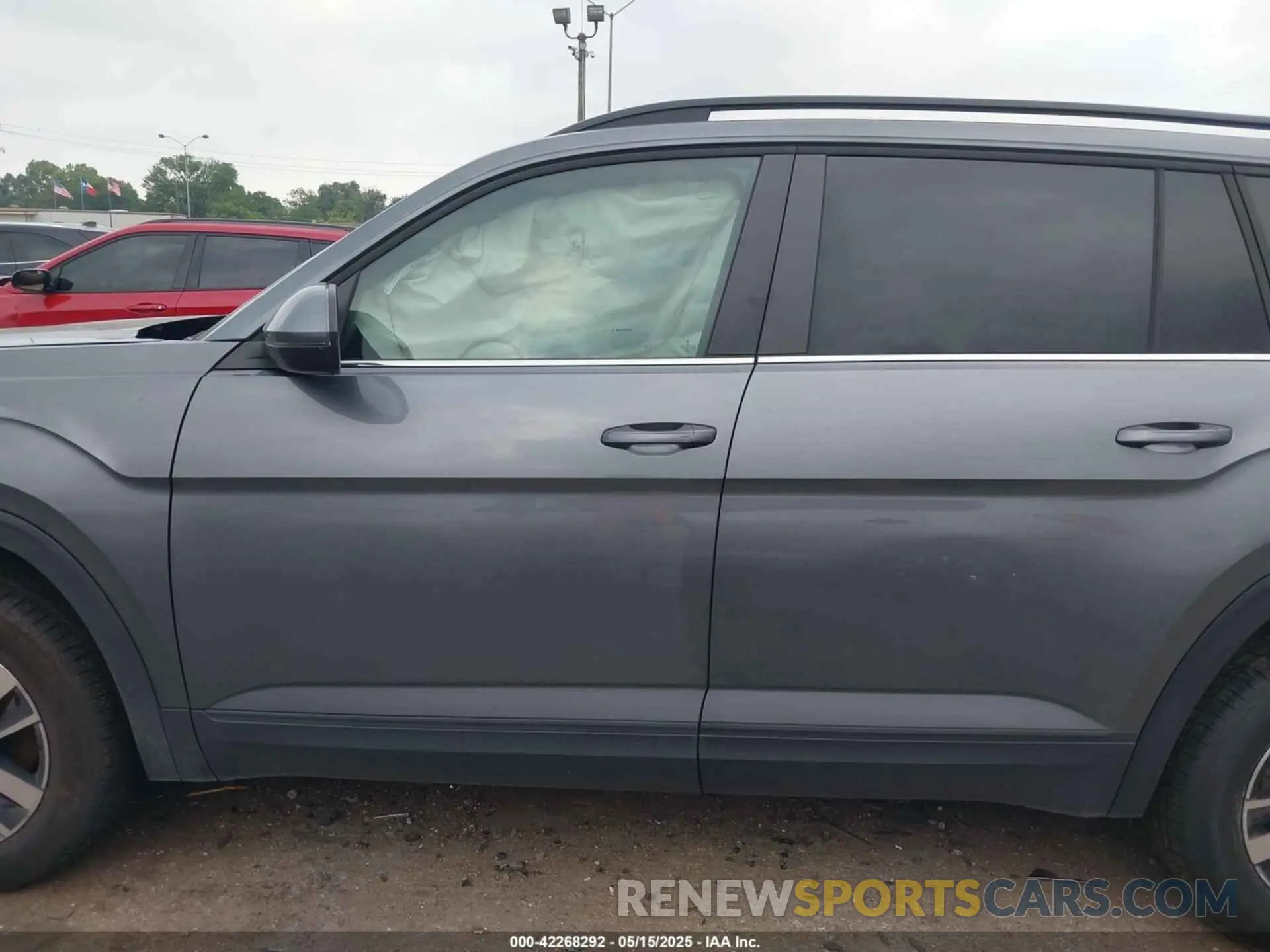 14 Photograph of a damaged car 1V2LP2CA3MC589136 VOLKSWAGEN ATLAS 2021