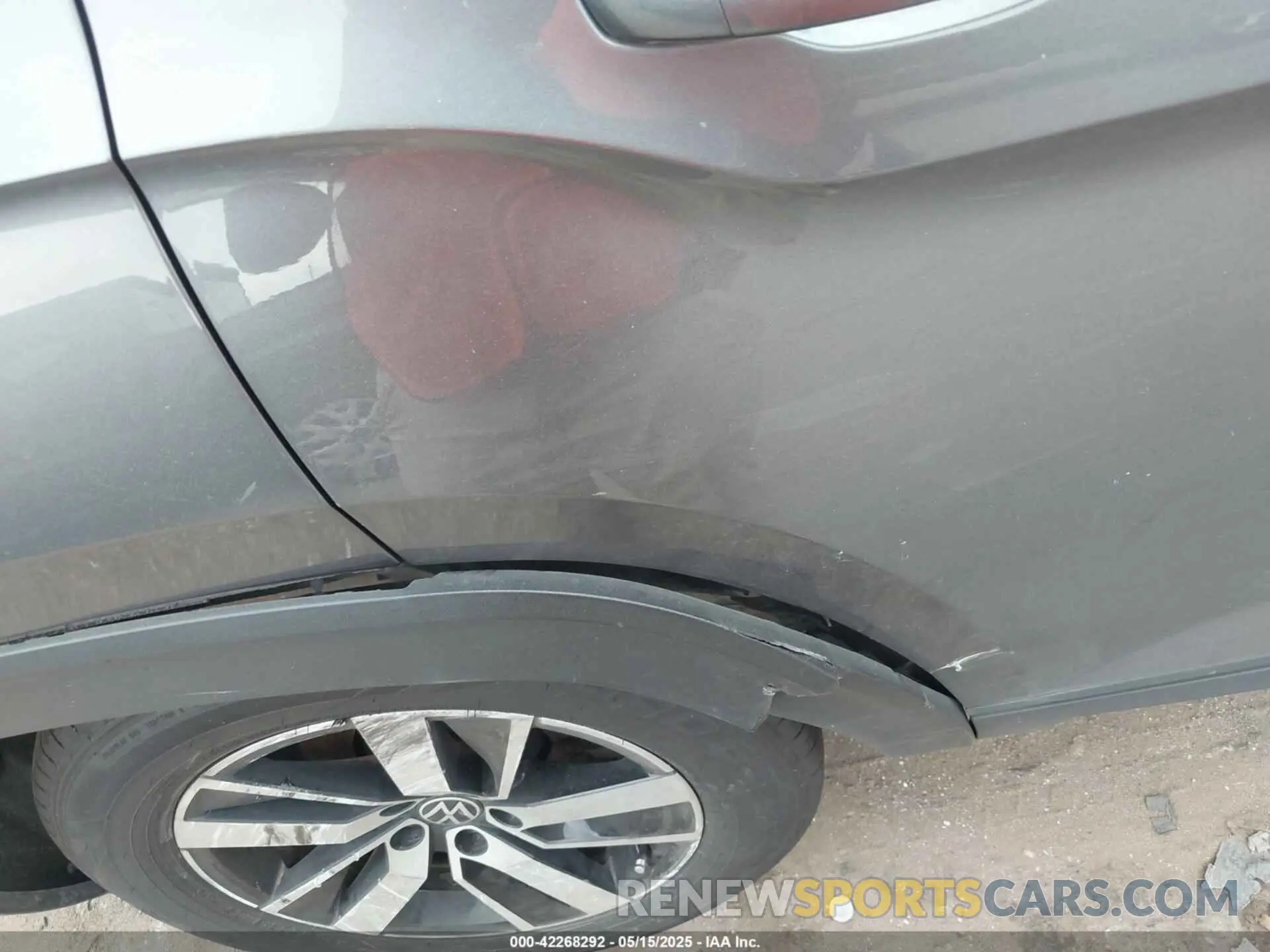 6 Photograph of a damaged car 1V2LP2CA3MC589136 VOLKSWAGEN ATLAS 2021