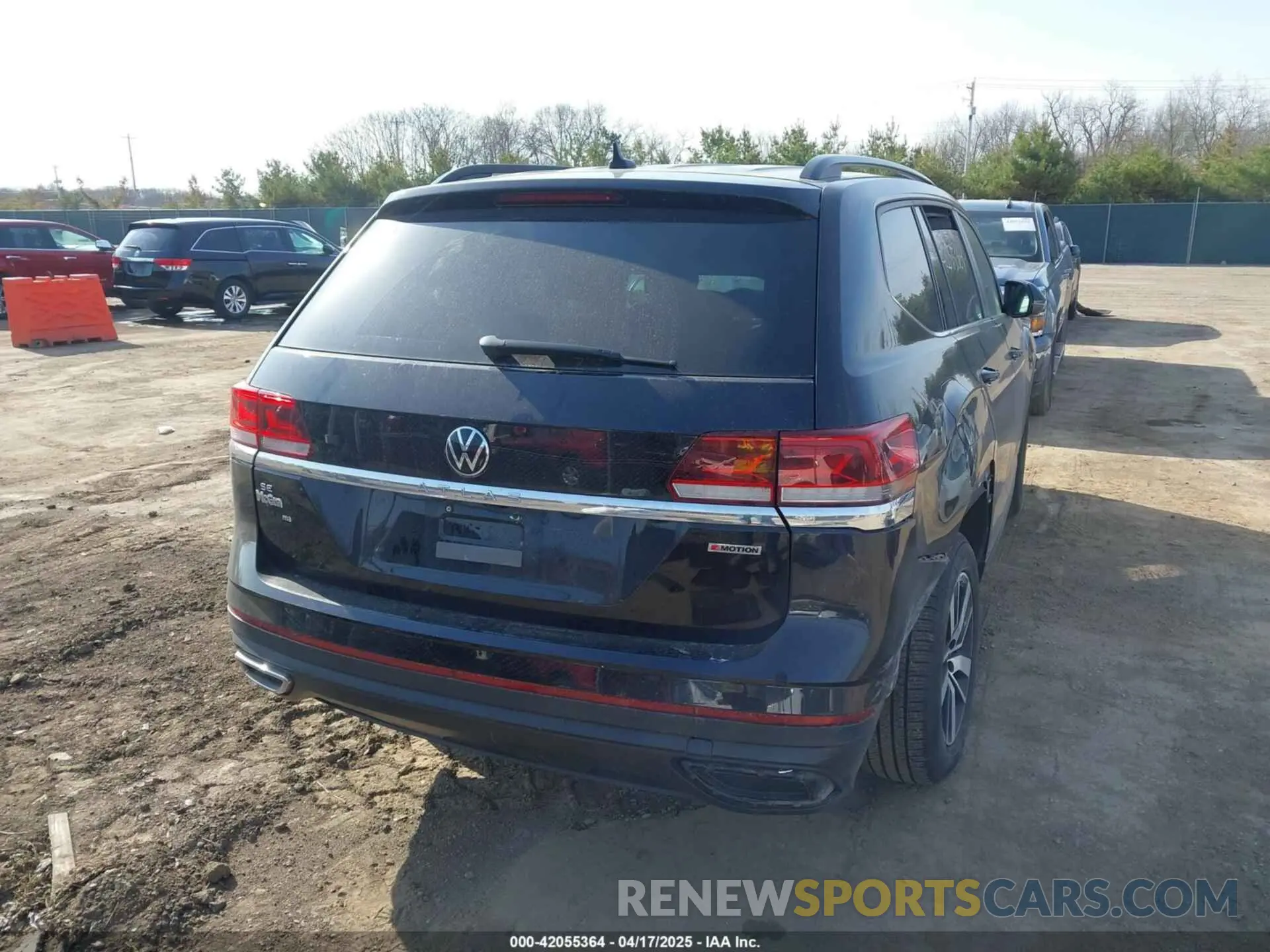 4 Photograph of a damaged car 1V2LP2CA4MC563211 VOLKSWAGEN ATLAS 2021