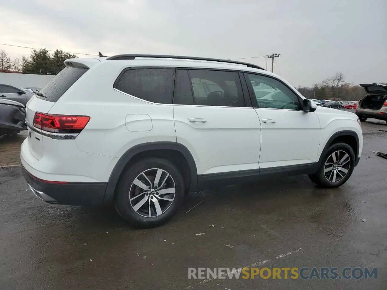 3 Photograph of a damaged car 1V2LP2CA7MC514133 VOLKSWAGEN ATLAS 2021