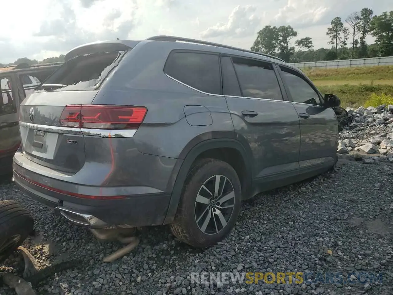 3 Photograph of a damaged car 1V2LP2CA8MC575636 VOLKSWAGEN ATLAS 2021