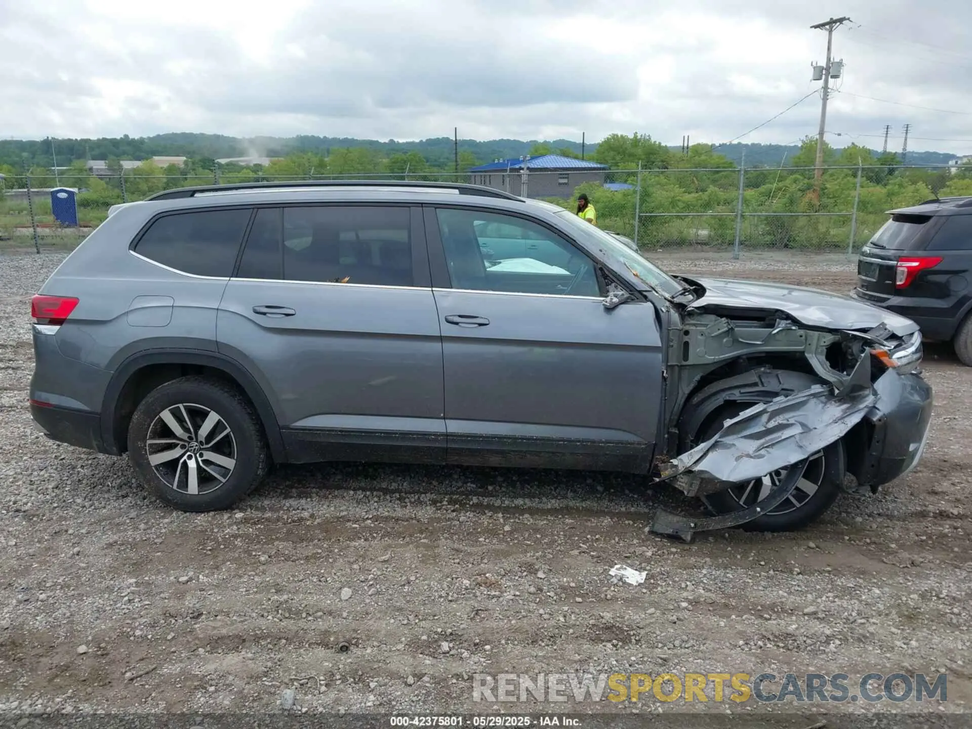 14 Photograph of a damaged car 1V2LP2CA9MC523755 VOLKSWAGEN ATLAS 2021