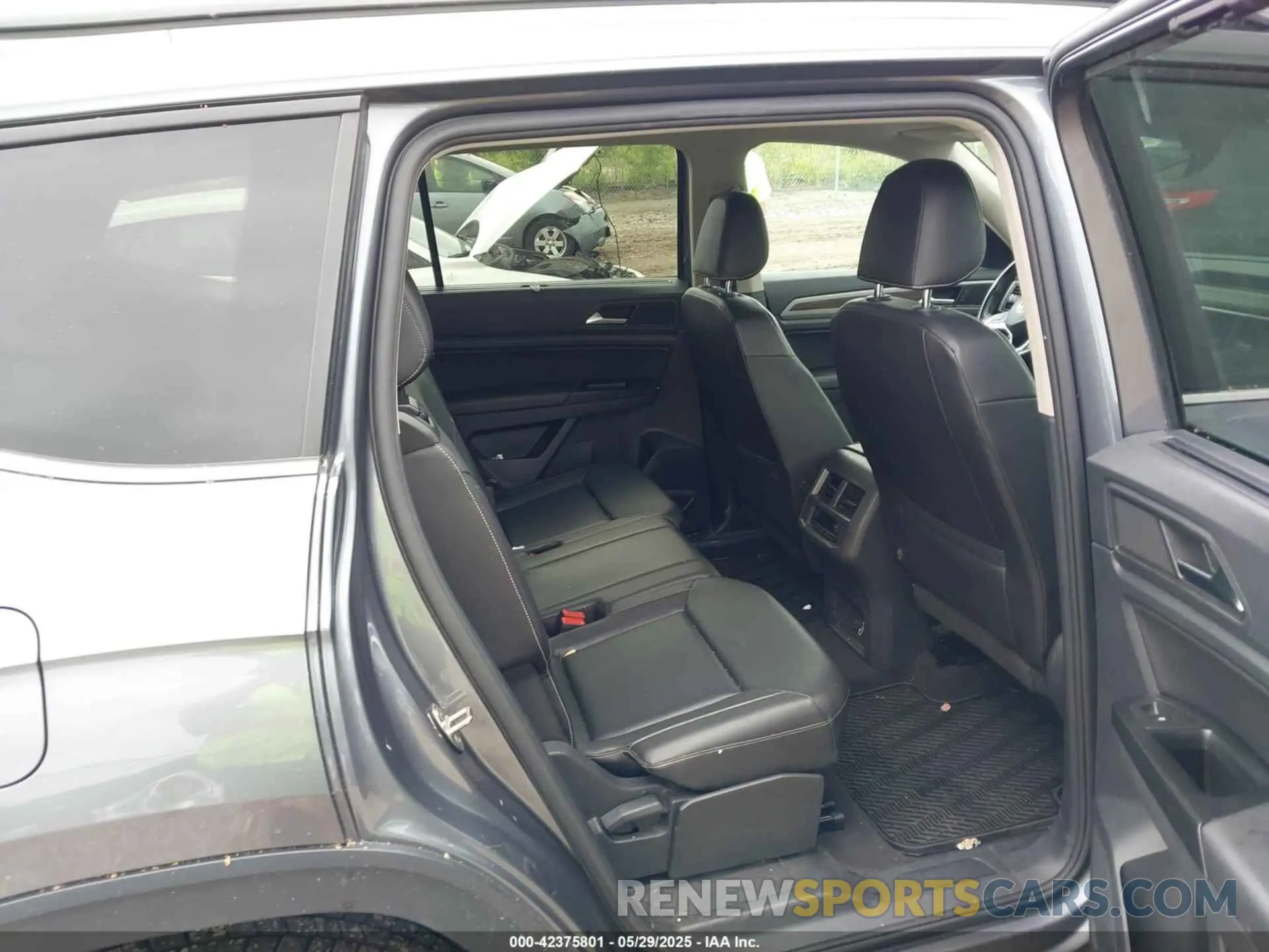 8 Photograph of a damaged car 1V2LP2CA9MC523755 VOLKSWAGEN ATLAS 2021