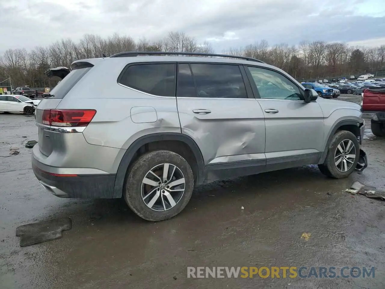 3 Photograph of a damaged car 1V2LP2CAXMC513803 VOLKSWAGEN ATLAS 2021