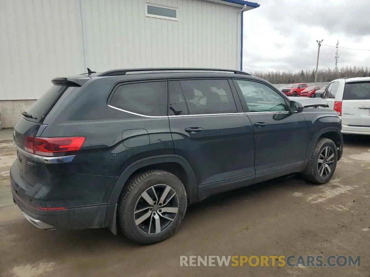 3 Photograph of a damaged car 1V2LR2CAXMC546438 VOLKSWAGEN ATLAS 2021