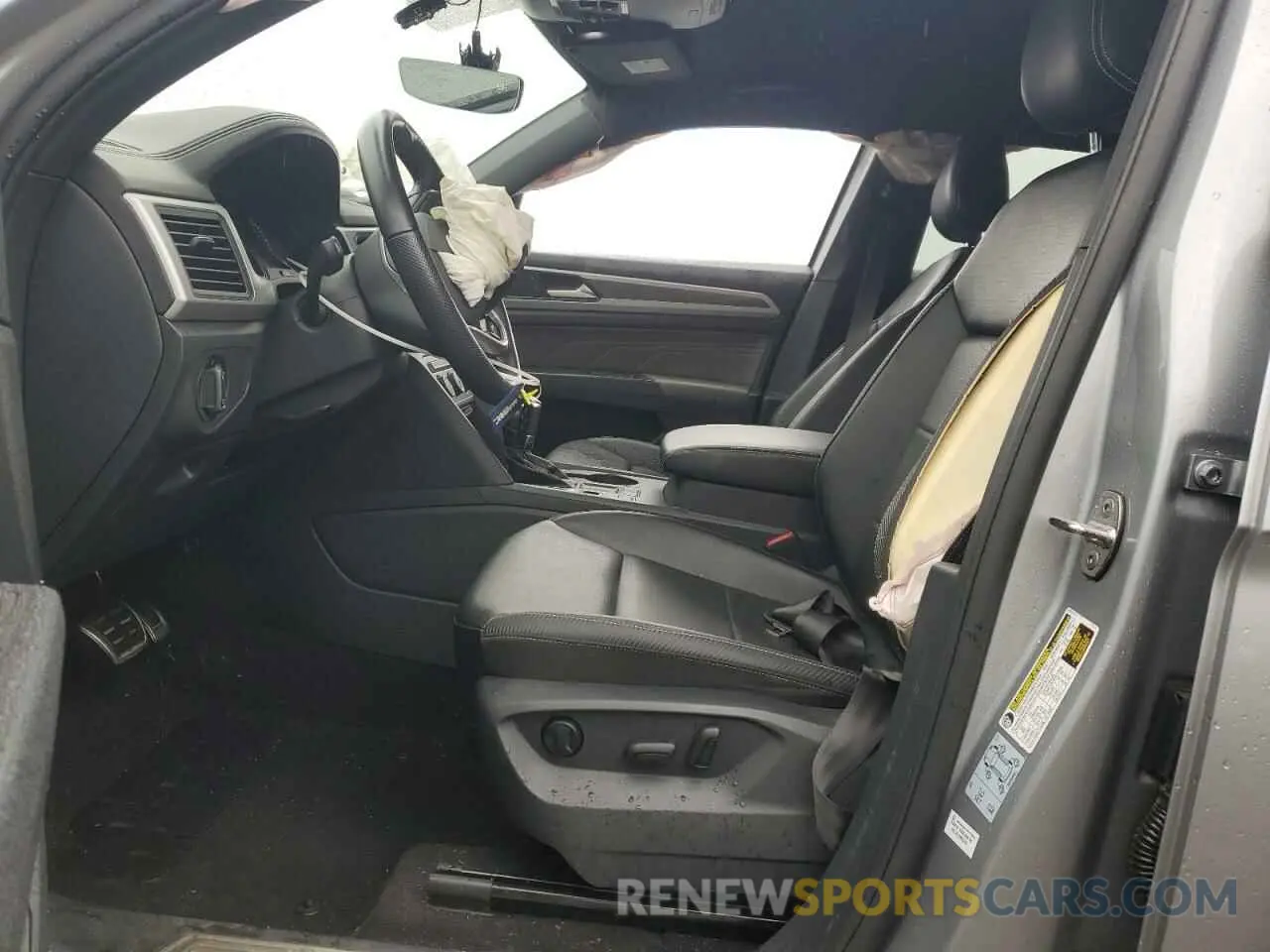 7 Photograph of a damaged car 1V2ME2CA4MC231070 VOLKSWAGEN ATLAS 2021